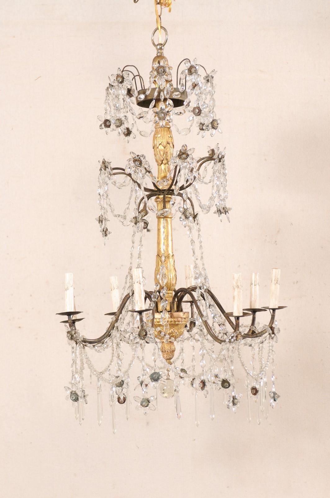Lustre italien à colonnes en cristal et bois doré, recâblé pour les États-Unis Bon état - En vente à Atlanta, GA
