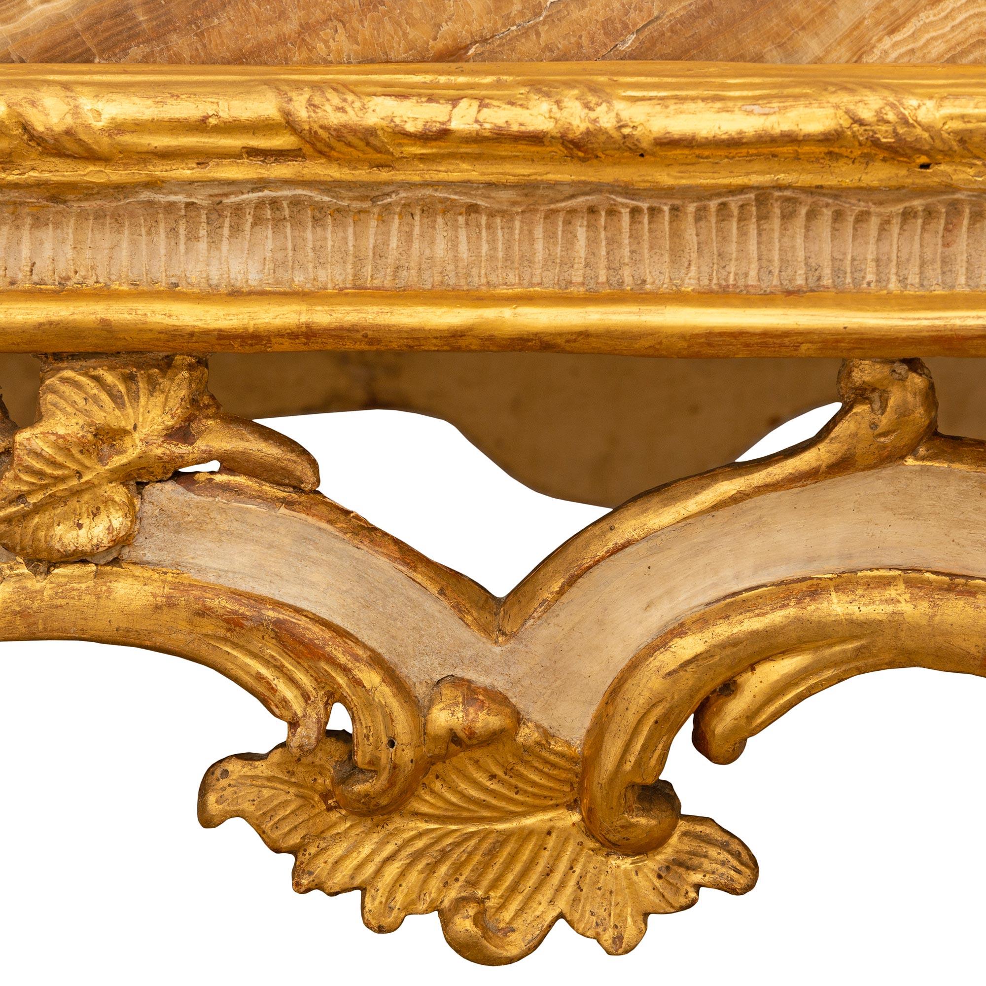 Eine italienische Konsole aus Alabastro Fiorito aus venezianischem St. Giltwood des frühen 18. (Marmor) im Angebot