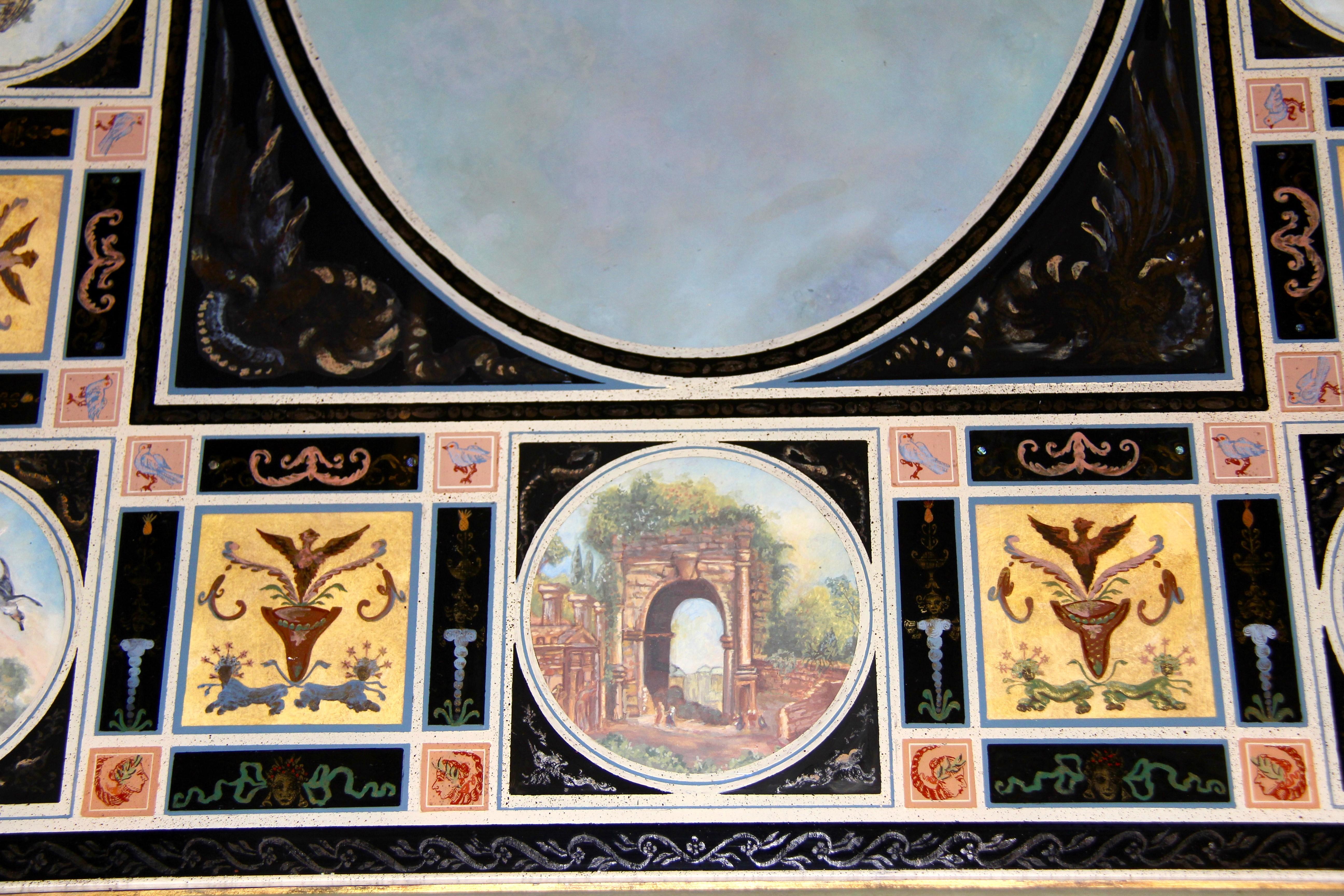 Table basse italienne en verre peint et bois peint et doré en vente 7