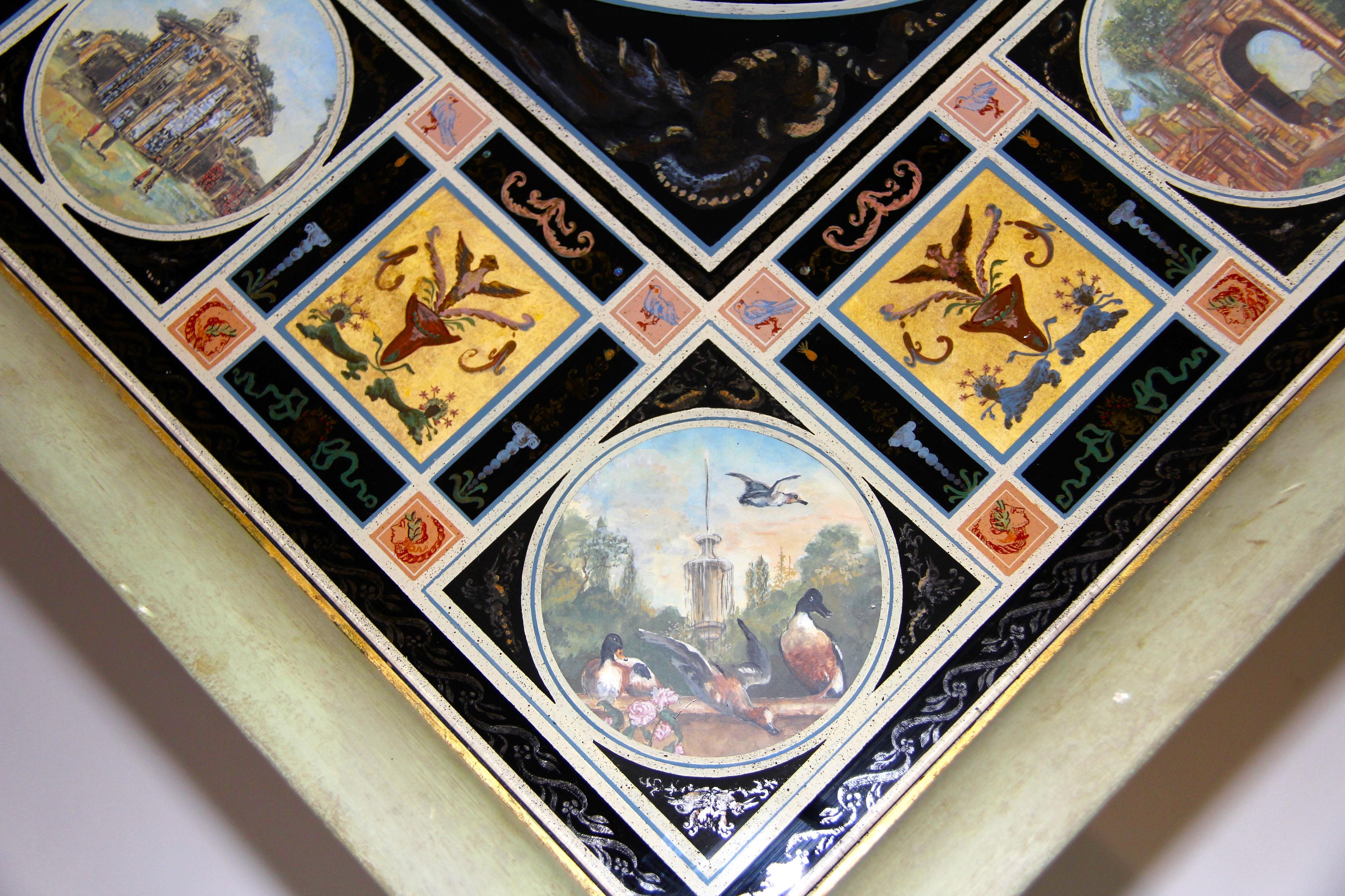 Table basse italienne en verre peint et bois peint et doré en vente 8