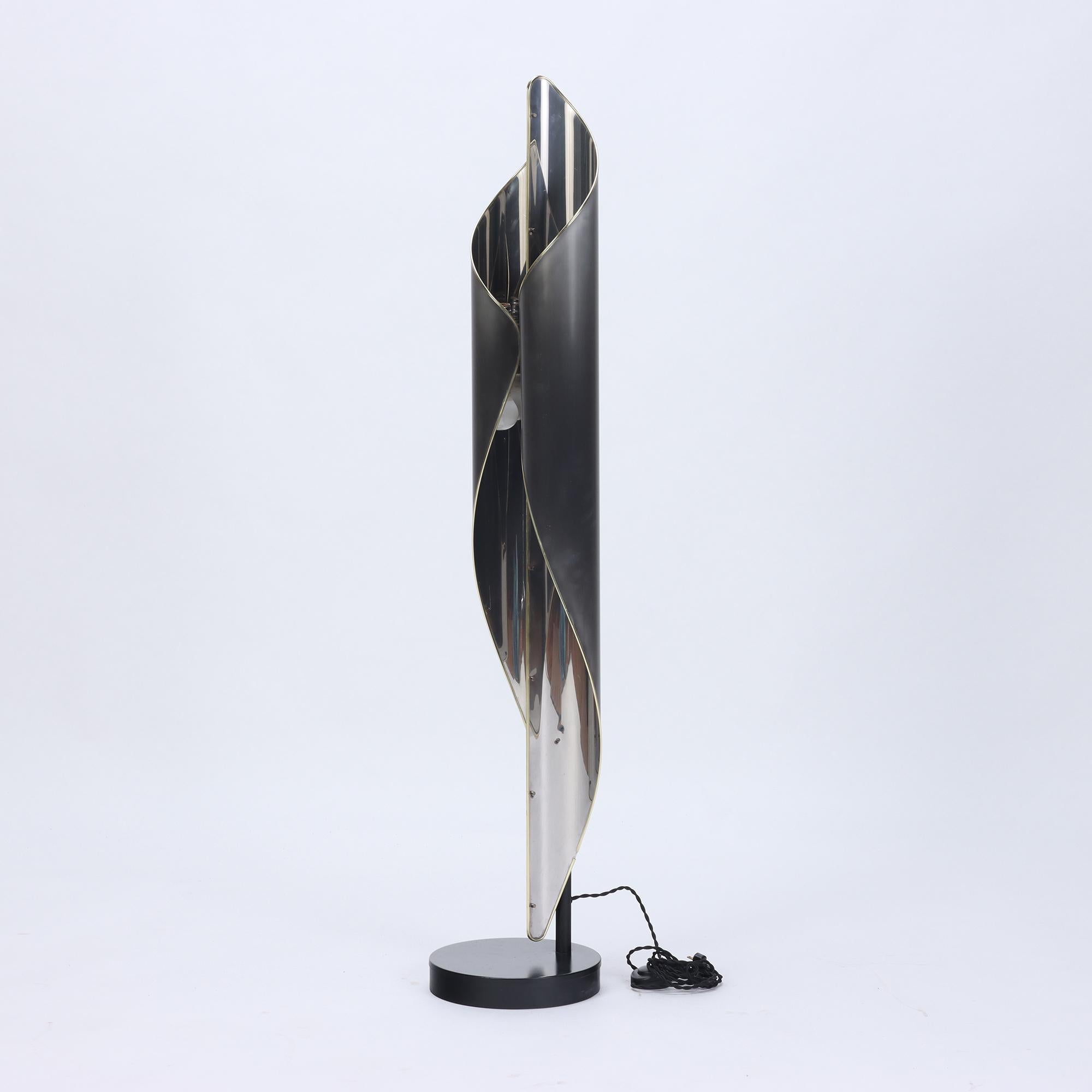 Italian Floor Lamp in Chrome and Steel, Circa 1970s For Sale 2