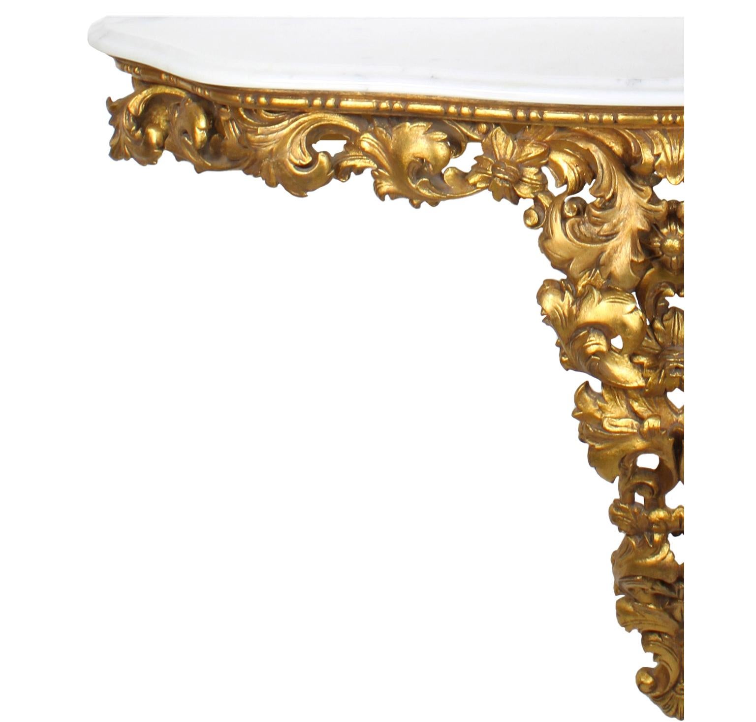 Bois doré Ensemble console italien de style florentin en bois doré sculpté avec miroir ovale et plateau en marbre en vente