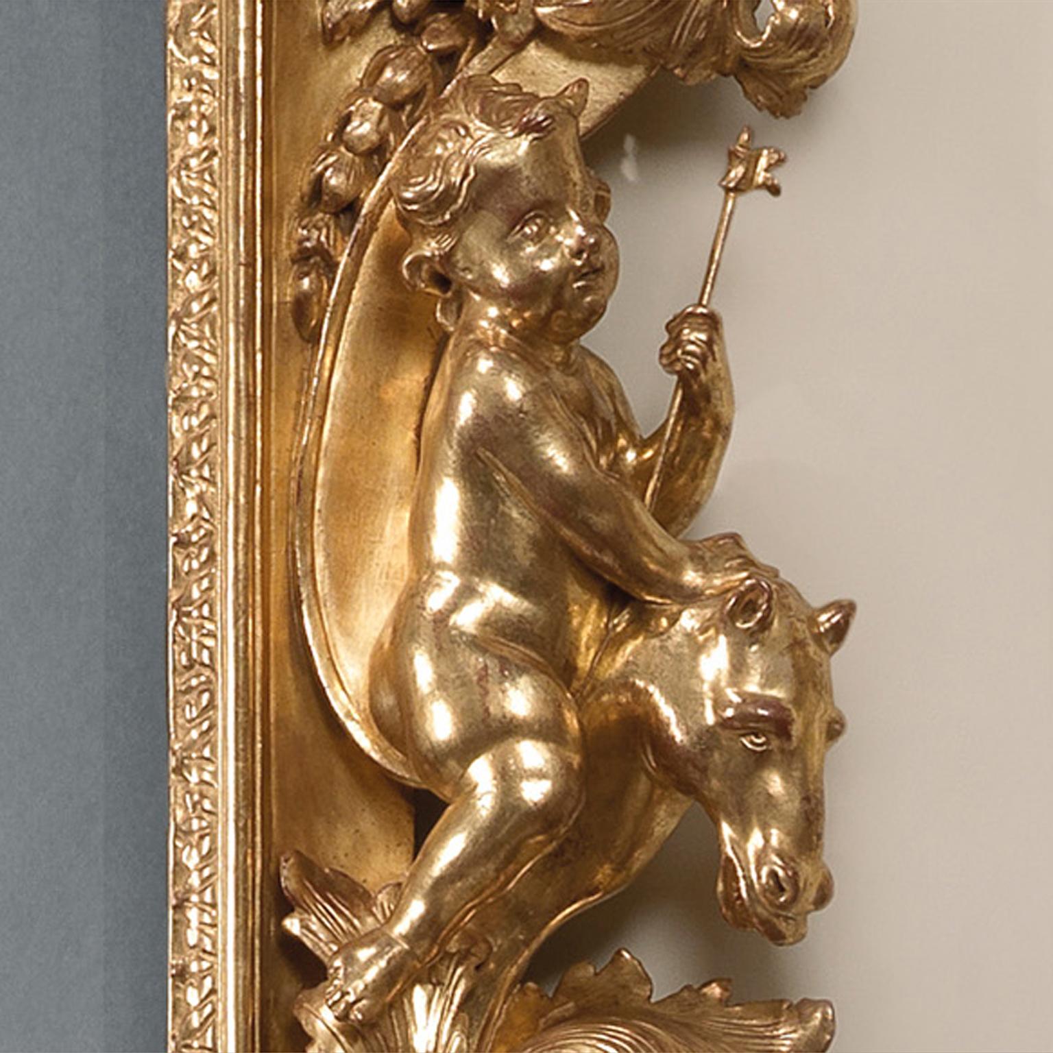 Ein italienischer Spiegel aus Giltwood mit allegorischen Figuren der Jahreszeiten (Italienisch) im Angebot