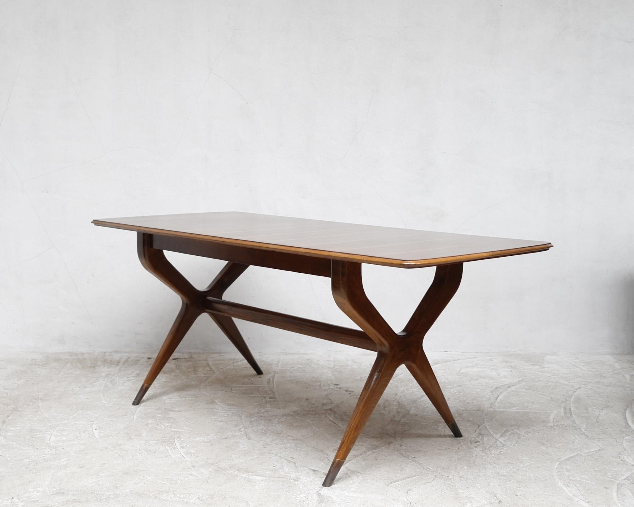 Italian Gio Ponti Style Oak Dinning Table In Good Condition In London, GB