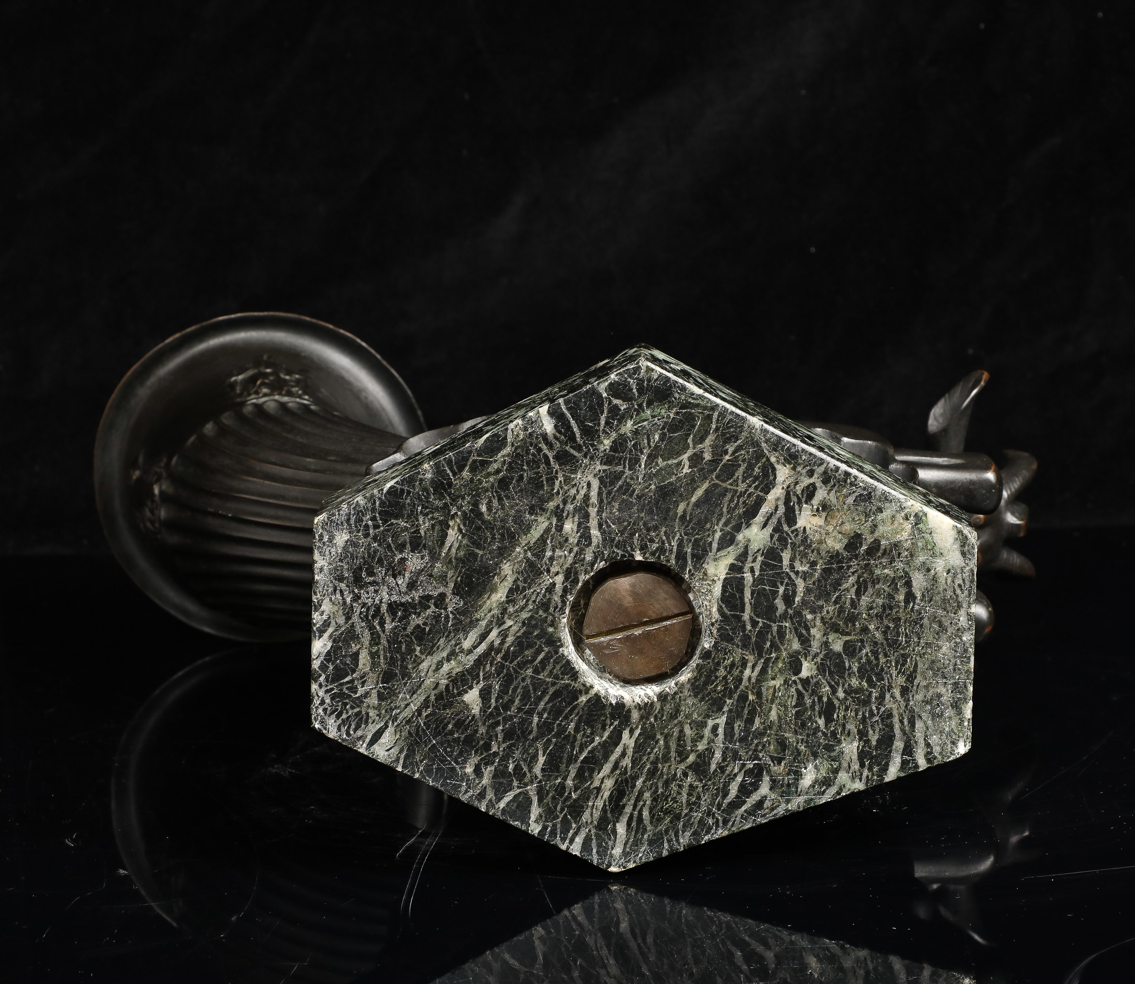 Un Rhyton in bronzo patinato del Grand Tour italiano con cavallo alato su base in marmo in vendita 10