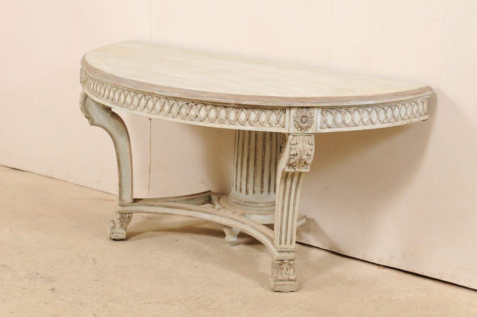 Italian Half-Round Nicely Carved Console Table from the Mid-20th Century In Good Condition For Sale In Atlanta, GA