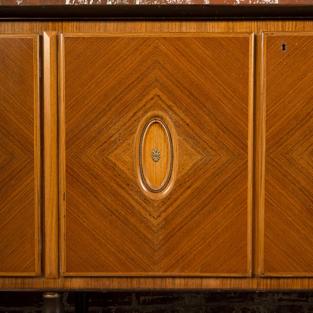 Italian La Permanente Mobili Cantu Walnut Inlay Sideboard, circa 1945. 6