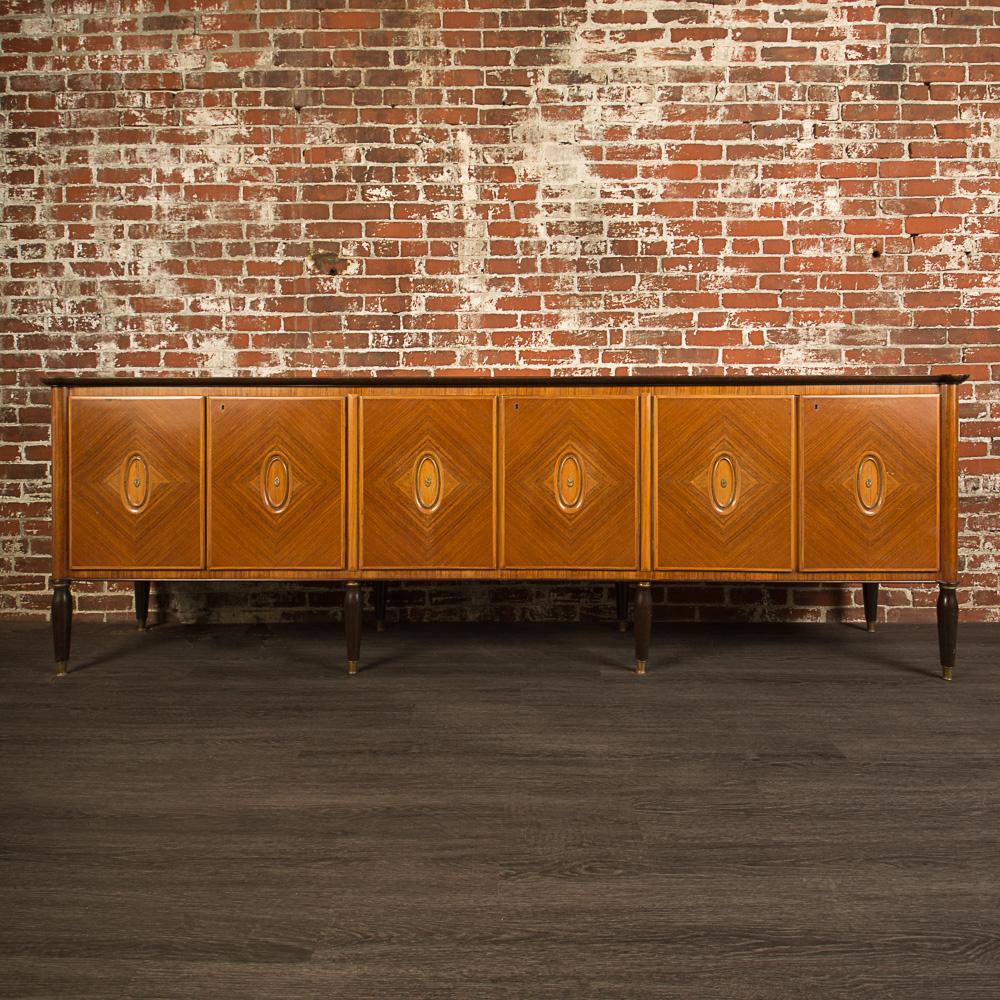 Italian La Permanente Mobili Cantu Walnut Inlay Sideboard, circa 1945. In Good Condition In Philadelphia, PA