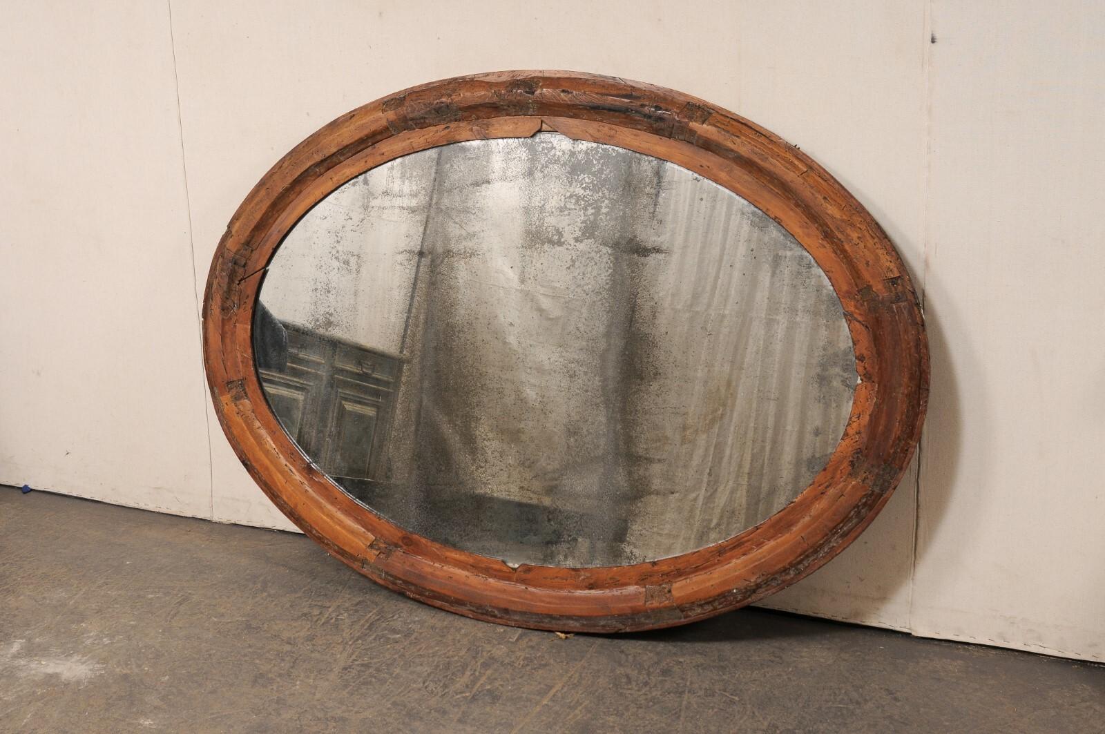 An Italian Large-Sized Oval Mirror, Early 20th C. In Good Condition For Sale In Atlanta, GA