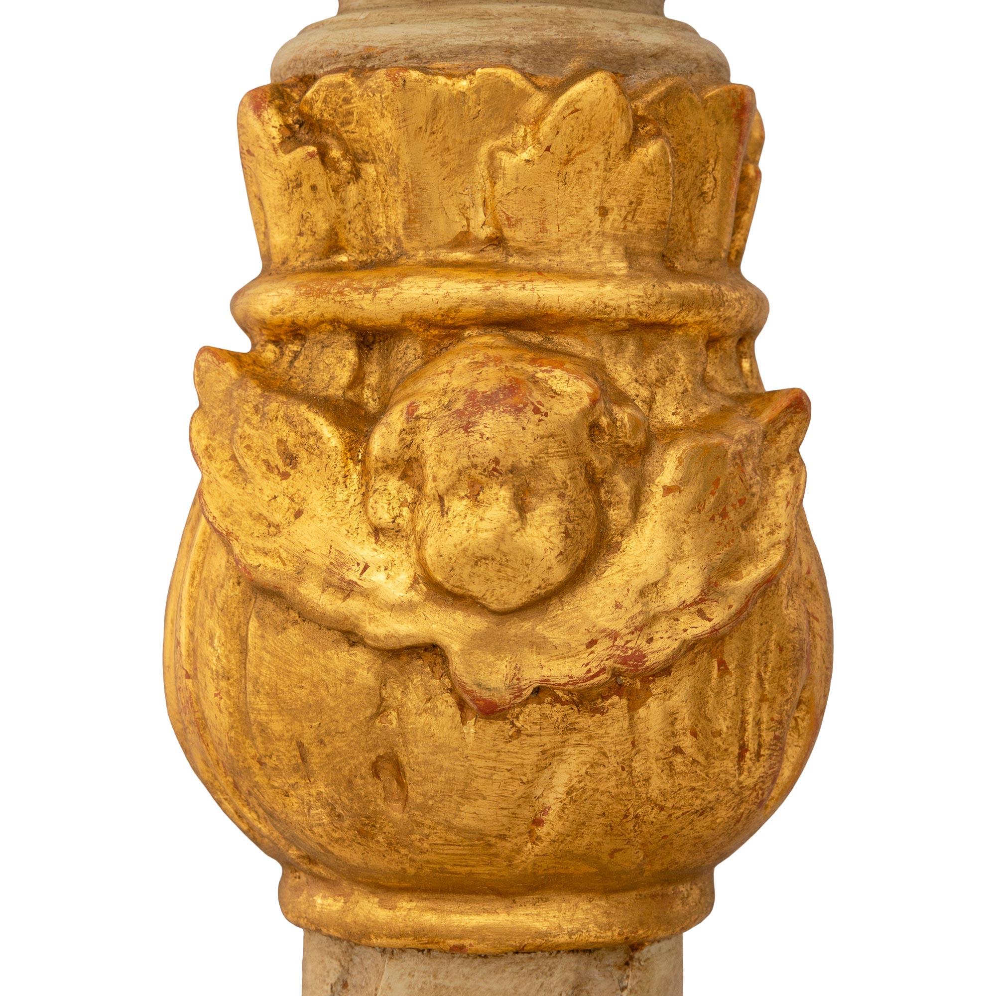 Eine italienische Barocklampe aus dem späten 18. Jahrhundert, patiniert und aus Giltwood im Zustand „Gut“ im Angebot in West Palm Beach, FL