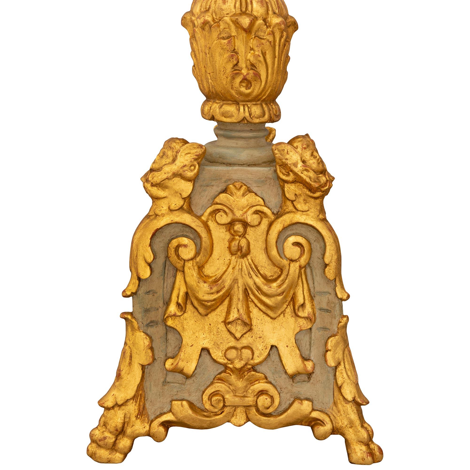 Eine italienische Barocklampe aus dem späten 18. Jahrhundert, patiniert und aus Giltwood im Angebot 1