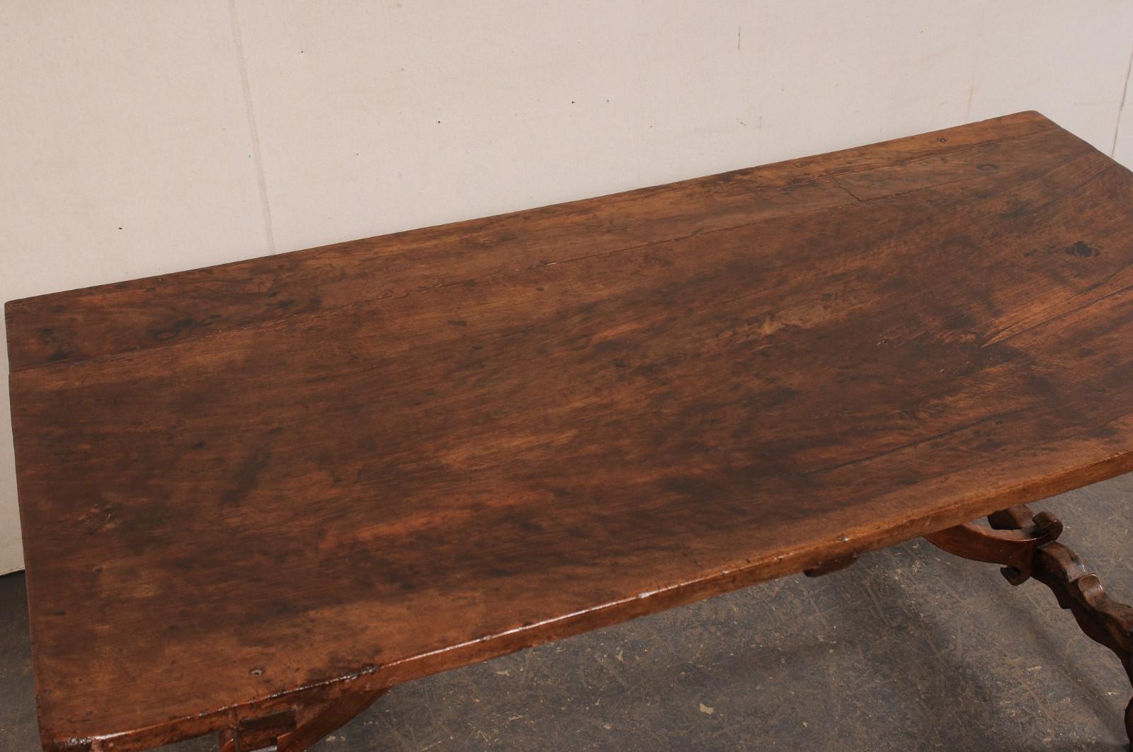 The Italian Lyre Leg Dining Table from the Late 18th C. en vente 6