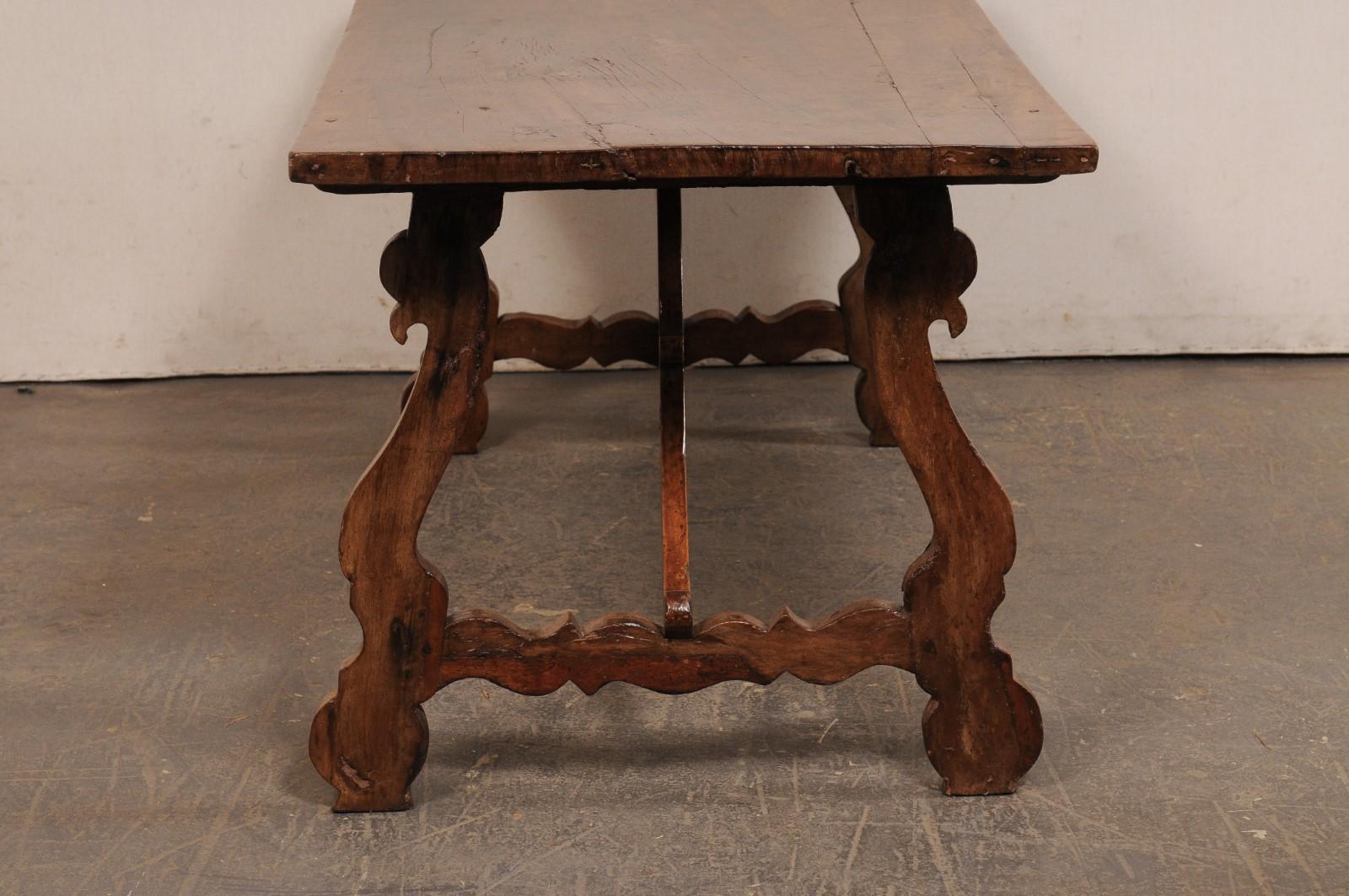 The Italian Lyre Leg Dining Table from the Late 18th C. en vente 3