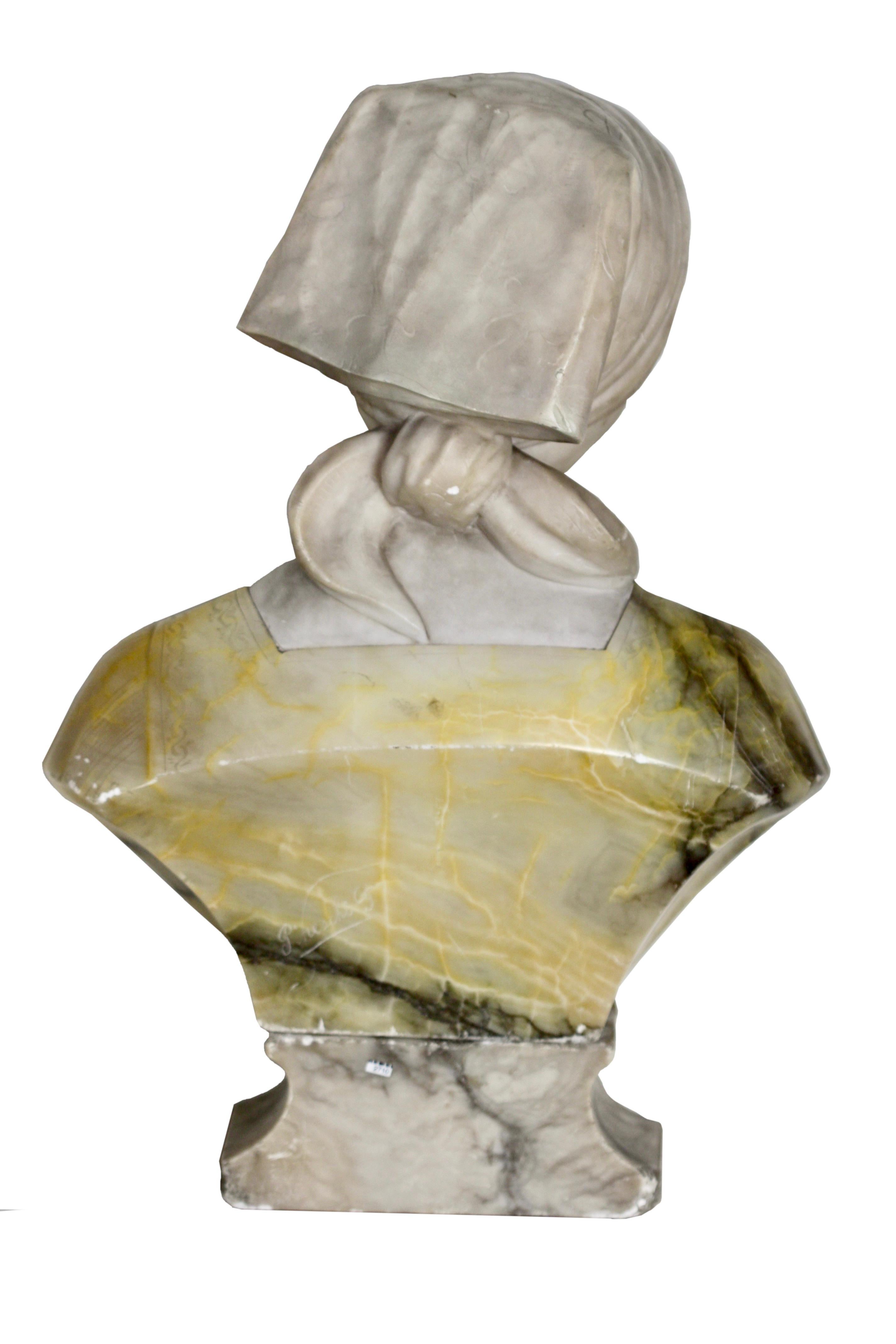 XX secolo Busto di dea in marmo e alabastro italiano in vendita