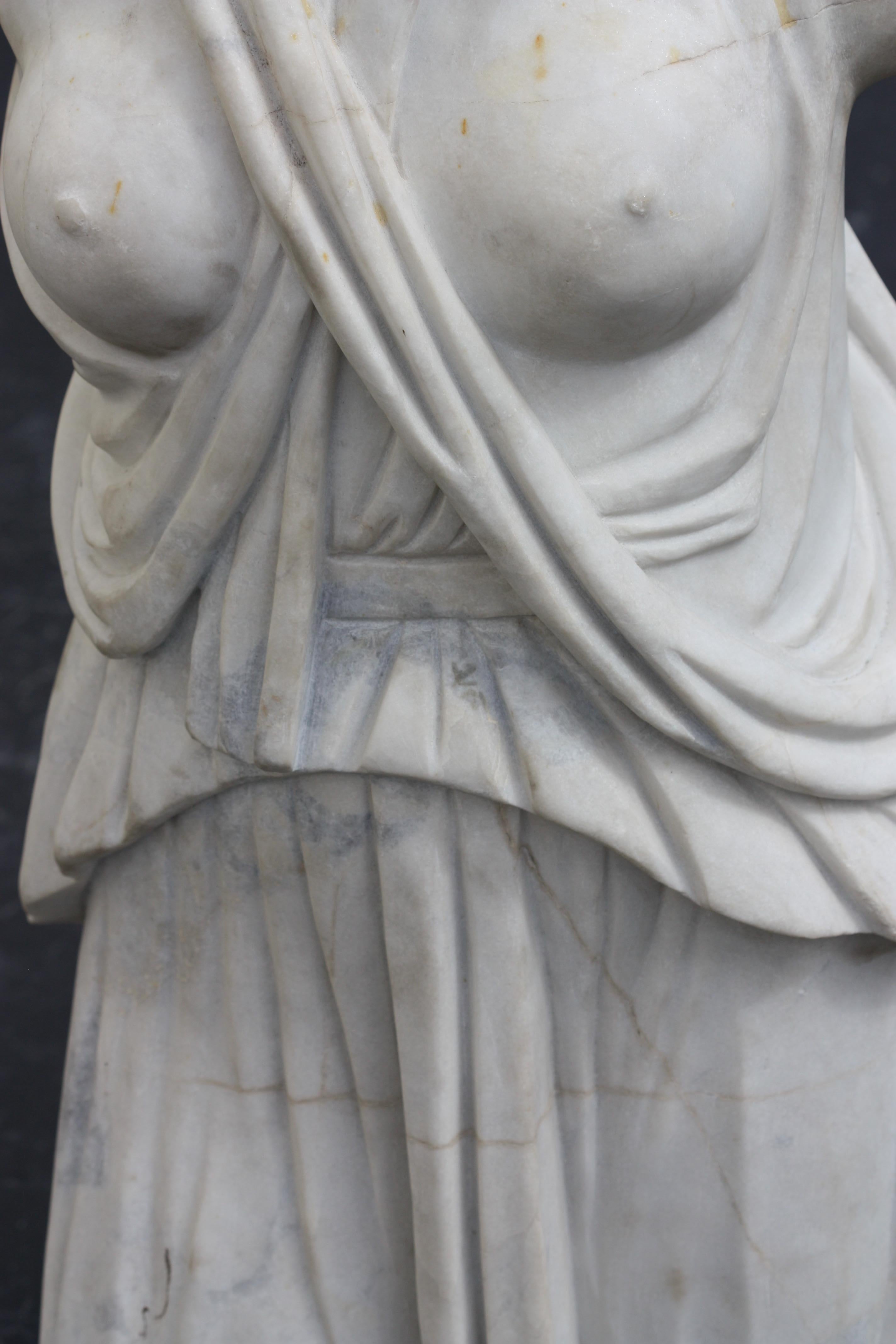 20ième siècle Figure d'un torse en marbre italien, 19e/20e siècle en vente