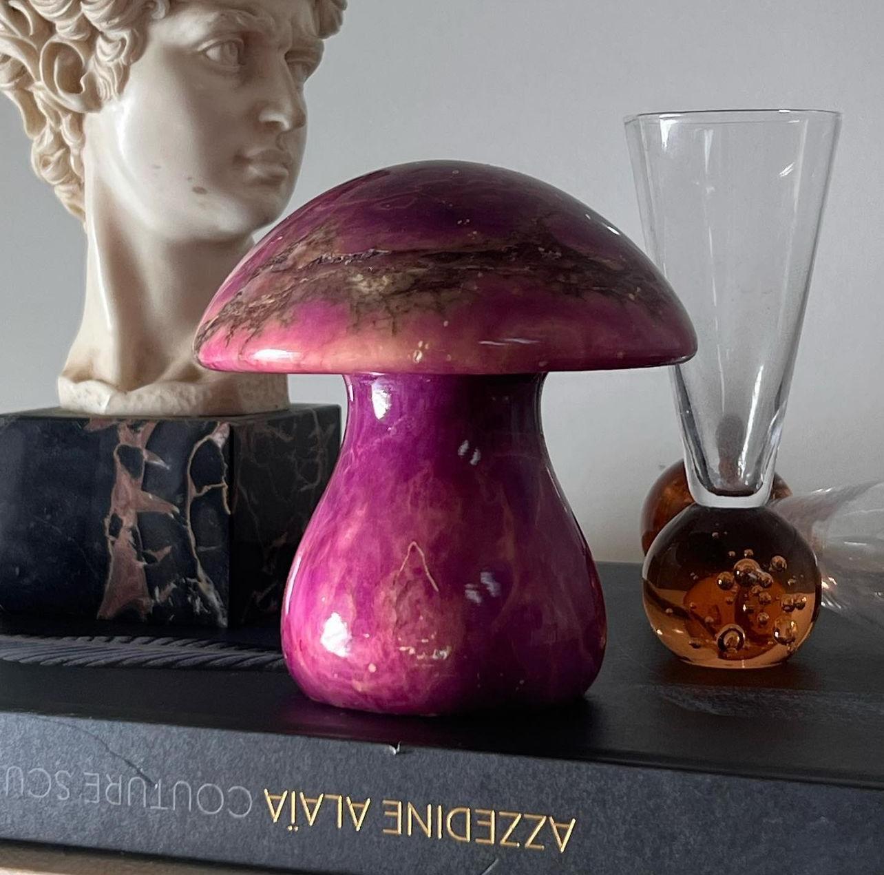An Italian marble mushroom objet d’art in magenta, mid 20th century  In Good Condition For Sale In View Park, CA