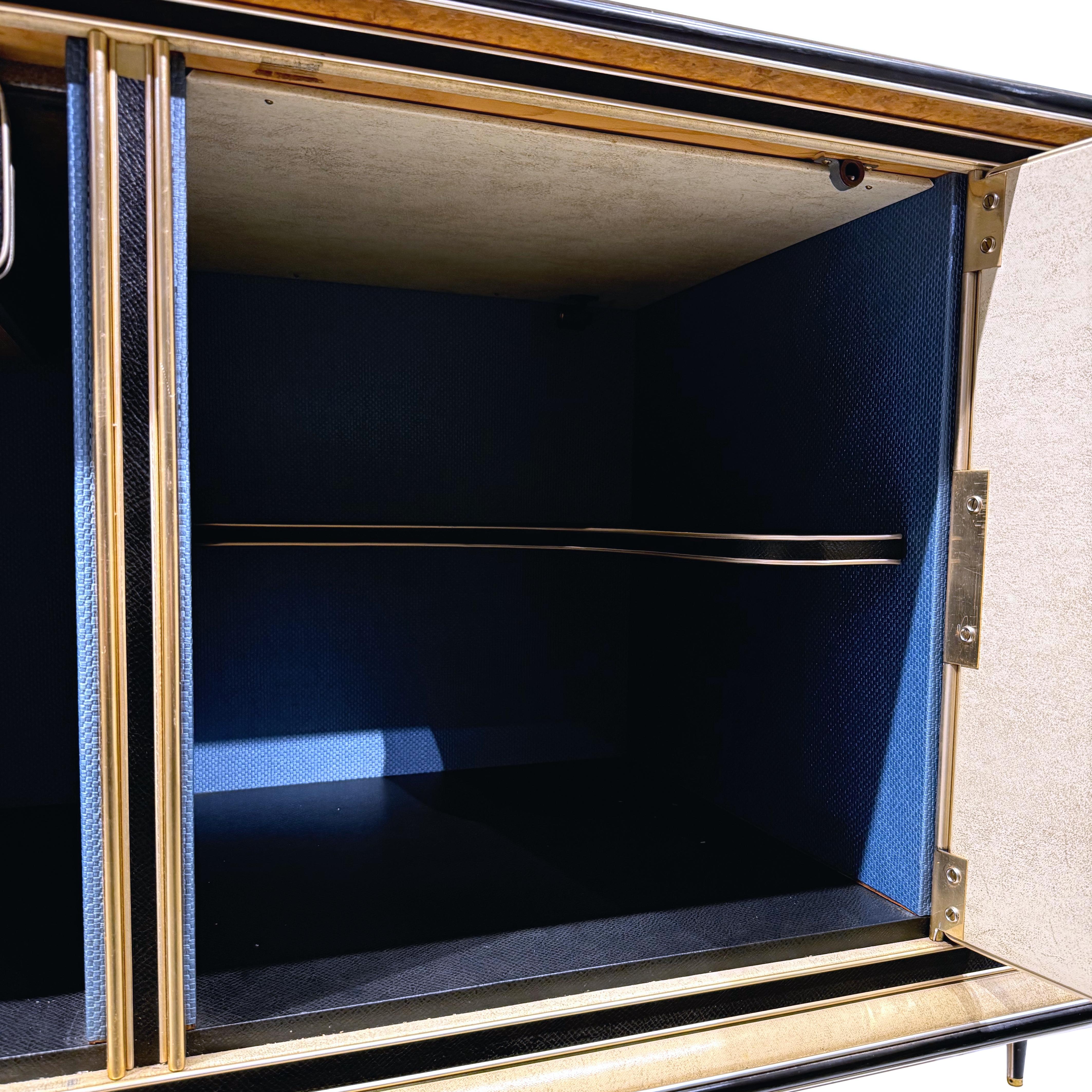 An Italian Mid-Century Modern Cocktail Credenza by Umberto Mascagni, ca. 1950 1