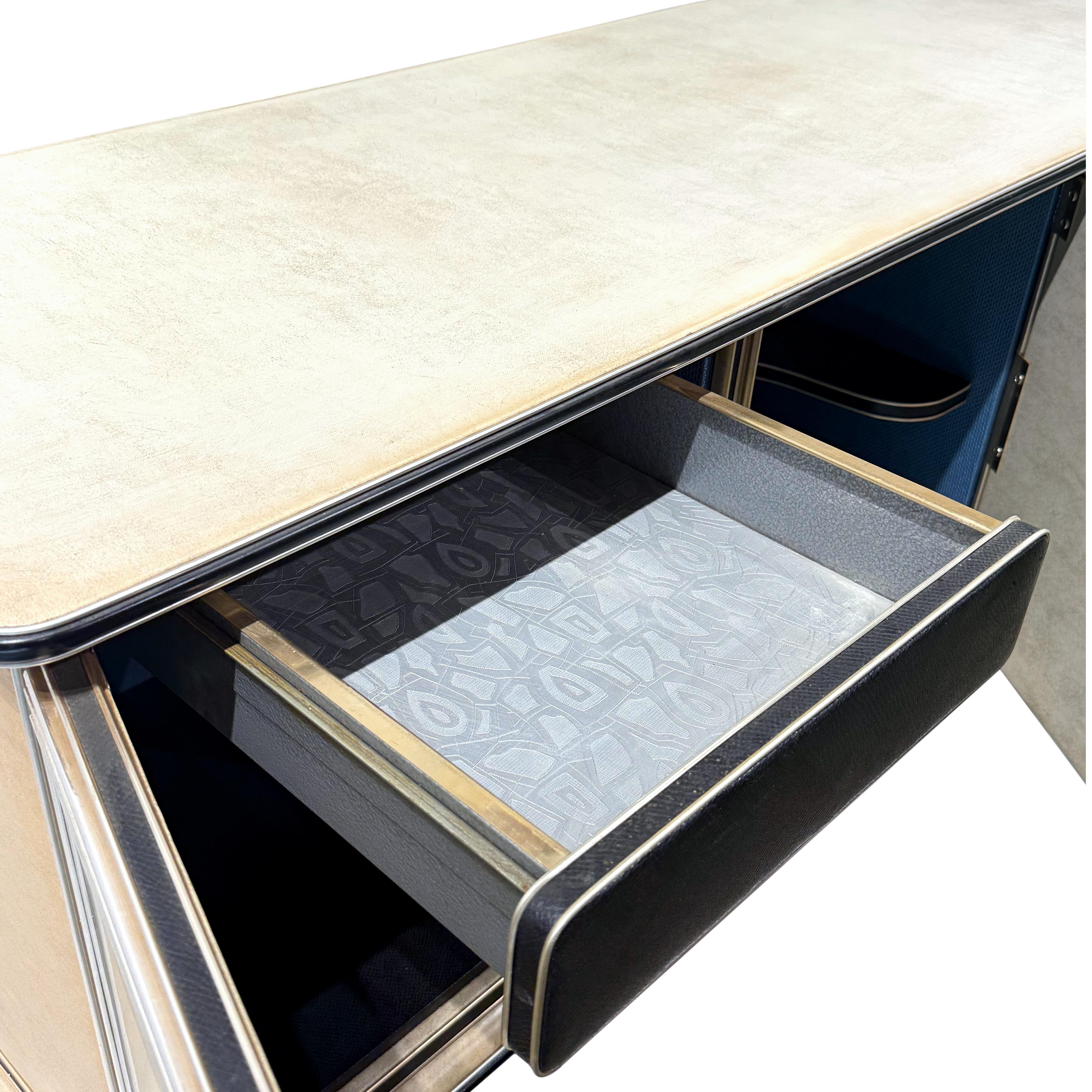 An Italian Mid-Century Modern Cocktail Credenza by Umberto Mascagni, ca. 1950 2