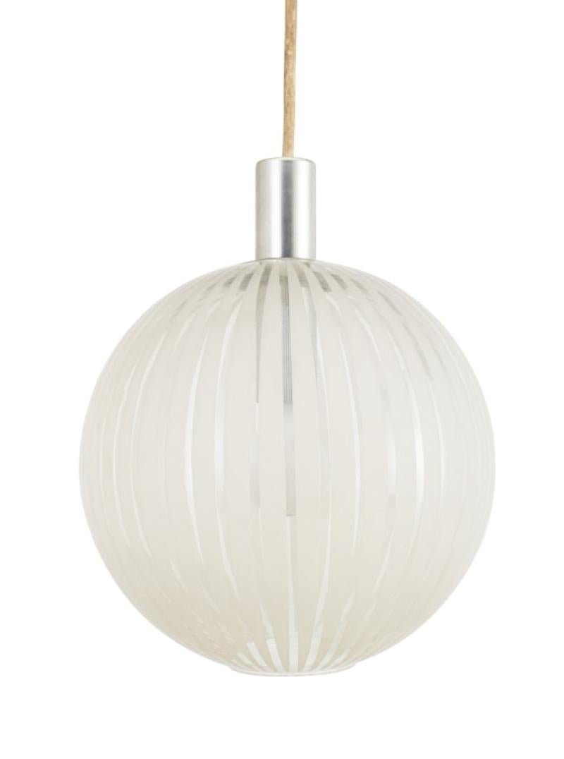 Lightolier Mid-Century Modern Glass Globe Pendant For Sale 1