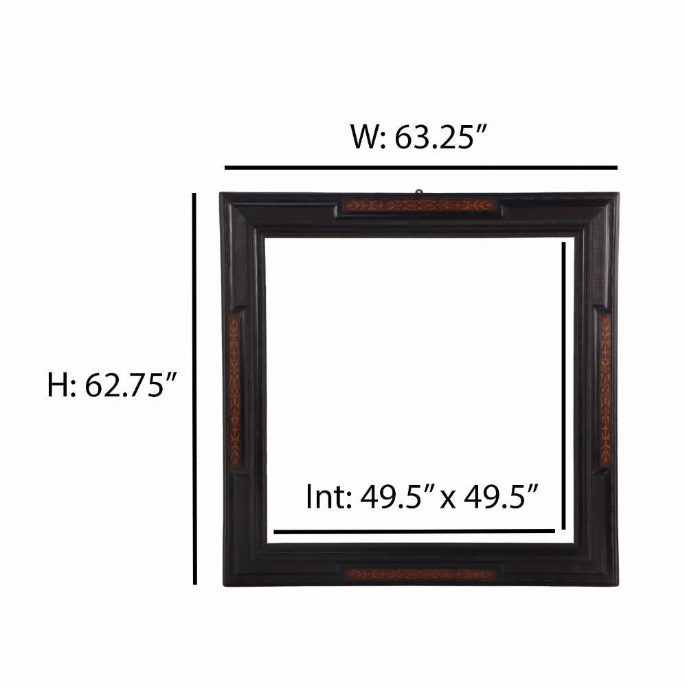Questa cornice quadrata di grandi dimensioni, difficile da trovare, sarà perfetta per il tuo quadro o per il tuo specchio. Grazie ai tradizionali intagli ad increspatura in stile olandese e ai bellissimi intarsi, sarà sicuramente un ottimo