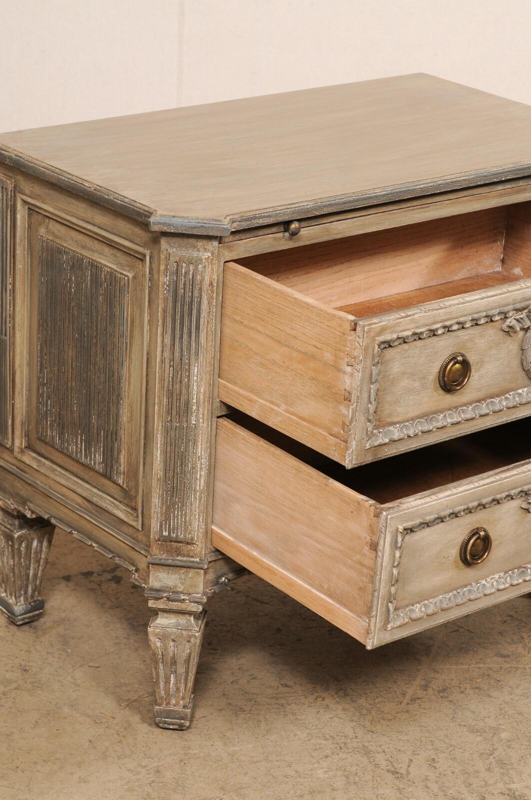 20th Century An Italian Neoclassic Style 2-Drawer Side Chest w/Pull Out Shelf For Sale
