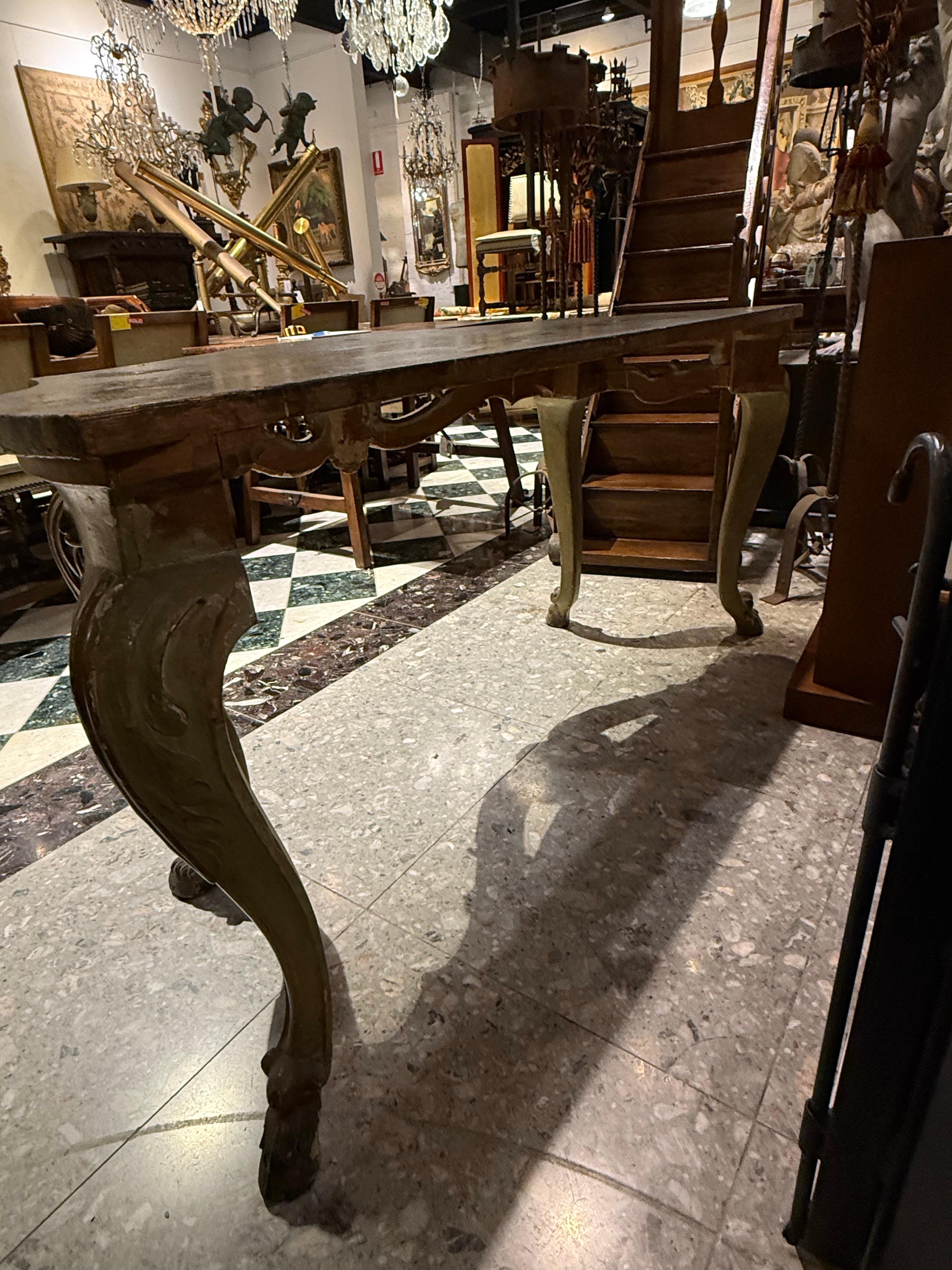 Consola italiana de pino pintada y tallada, siglo XVIII en venta 3