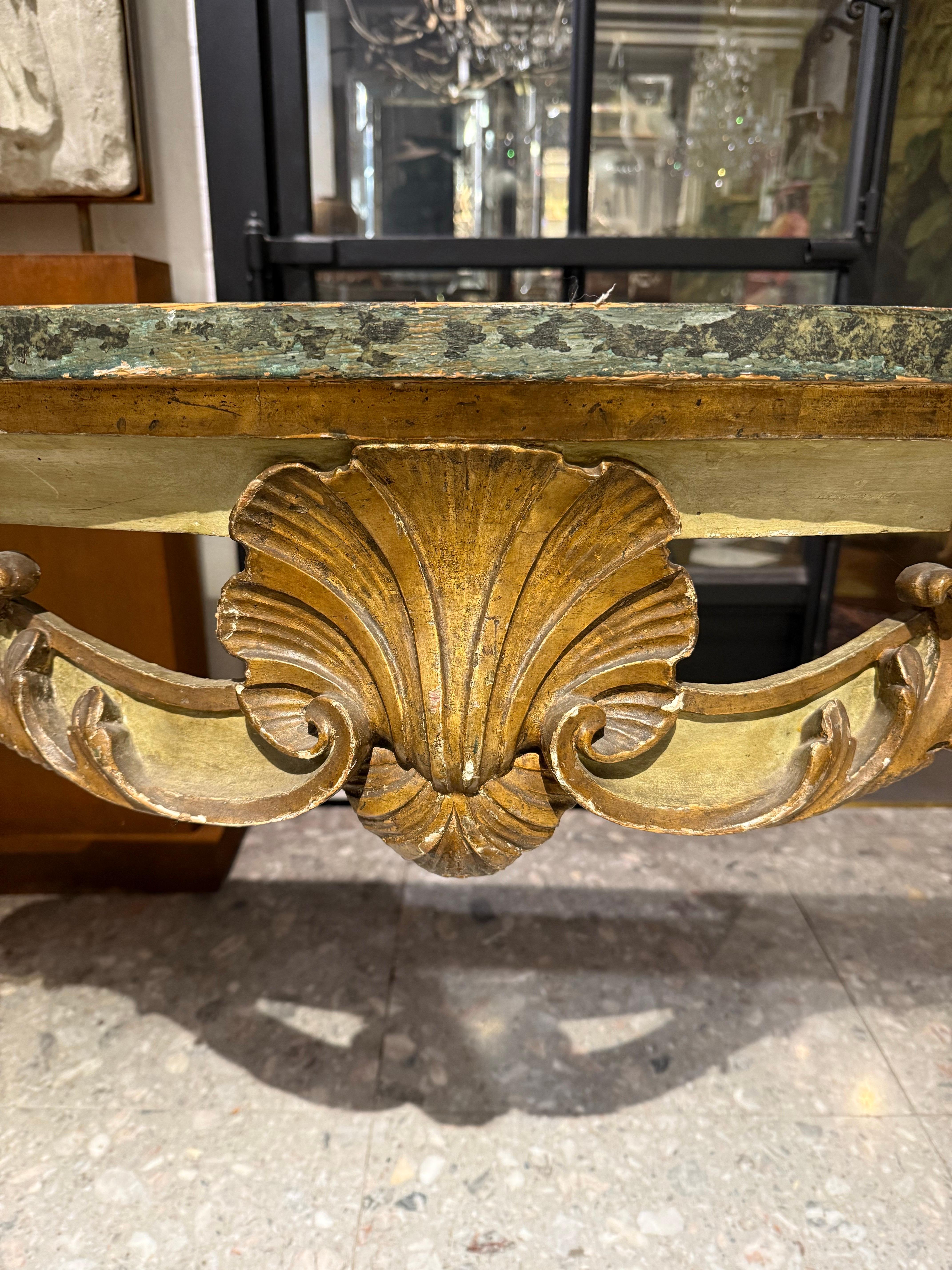 Consola italiana de pino pintada y tallada, siglo XVIII Italiano en venta