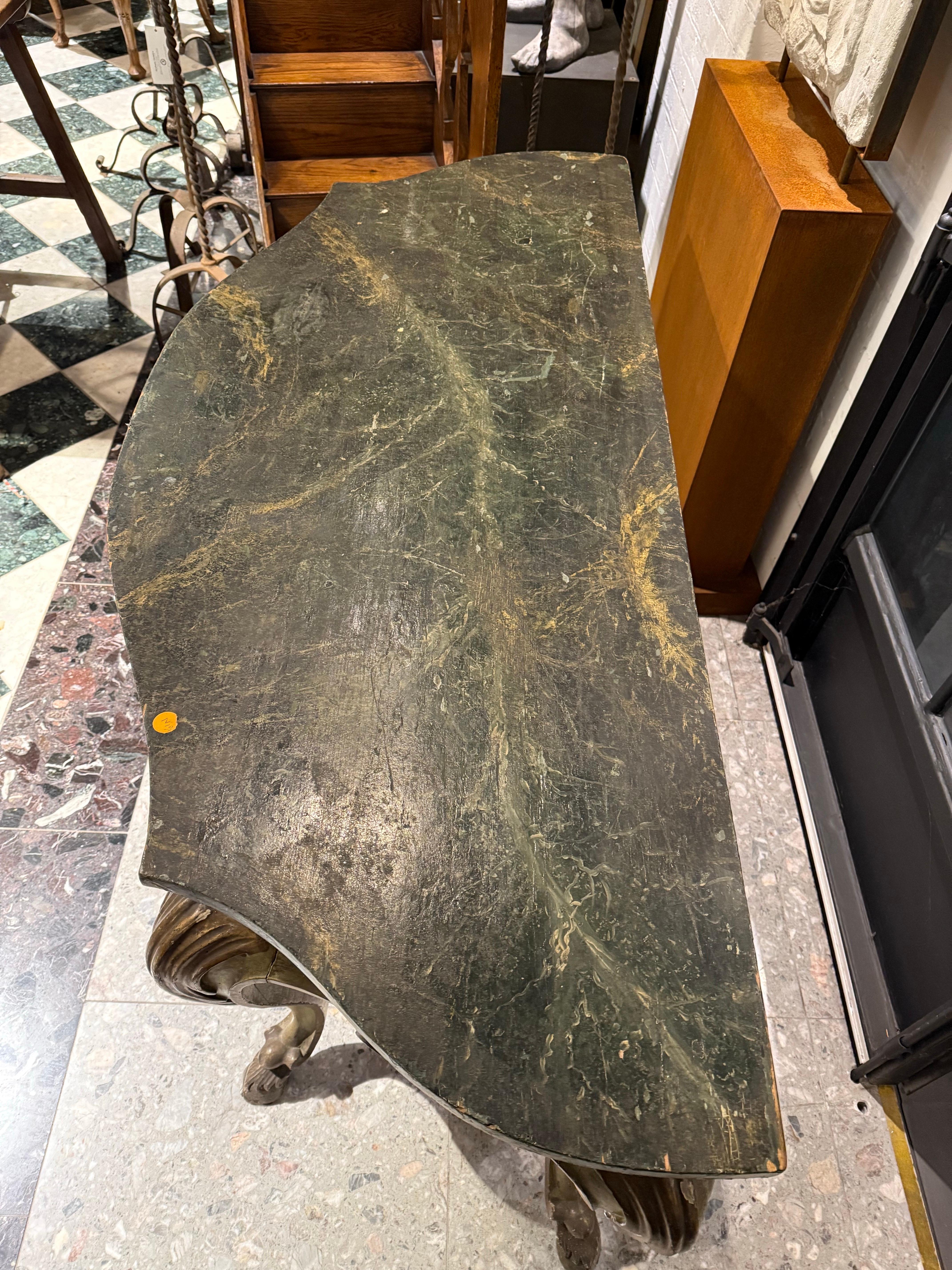 Consola italiana de pino pintada y tallada, siglo XVIII en venta 1