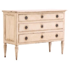 Commodes and Chests of Drawers