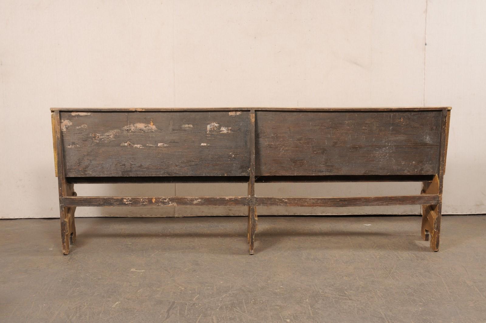 Paire italienne de bancs en bois peint de 8 pieds de long avec dossiers, 19ème siècle en vente 8