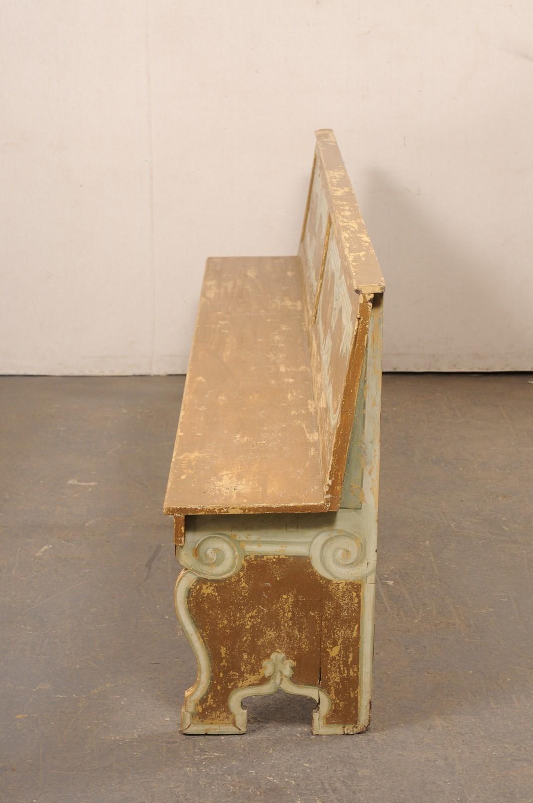 Paire italienne de bancs en bois peint de 8 pieds de long avec dossiers, 19ème siècle en vente 9
