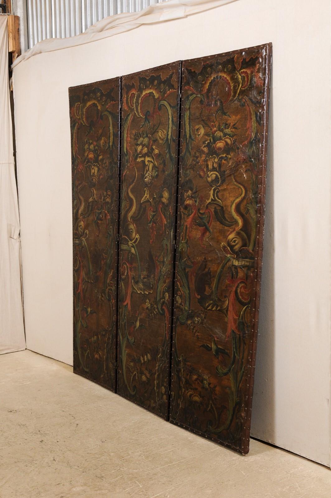 Italian Pair of Leather Embossed Room Dividers, Turn of the 17th & 18th Century For Sale 8