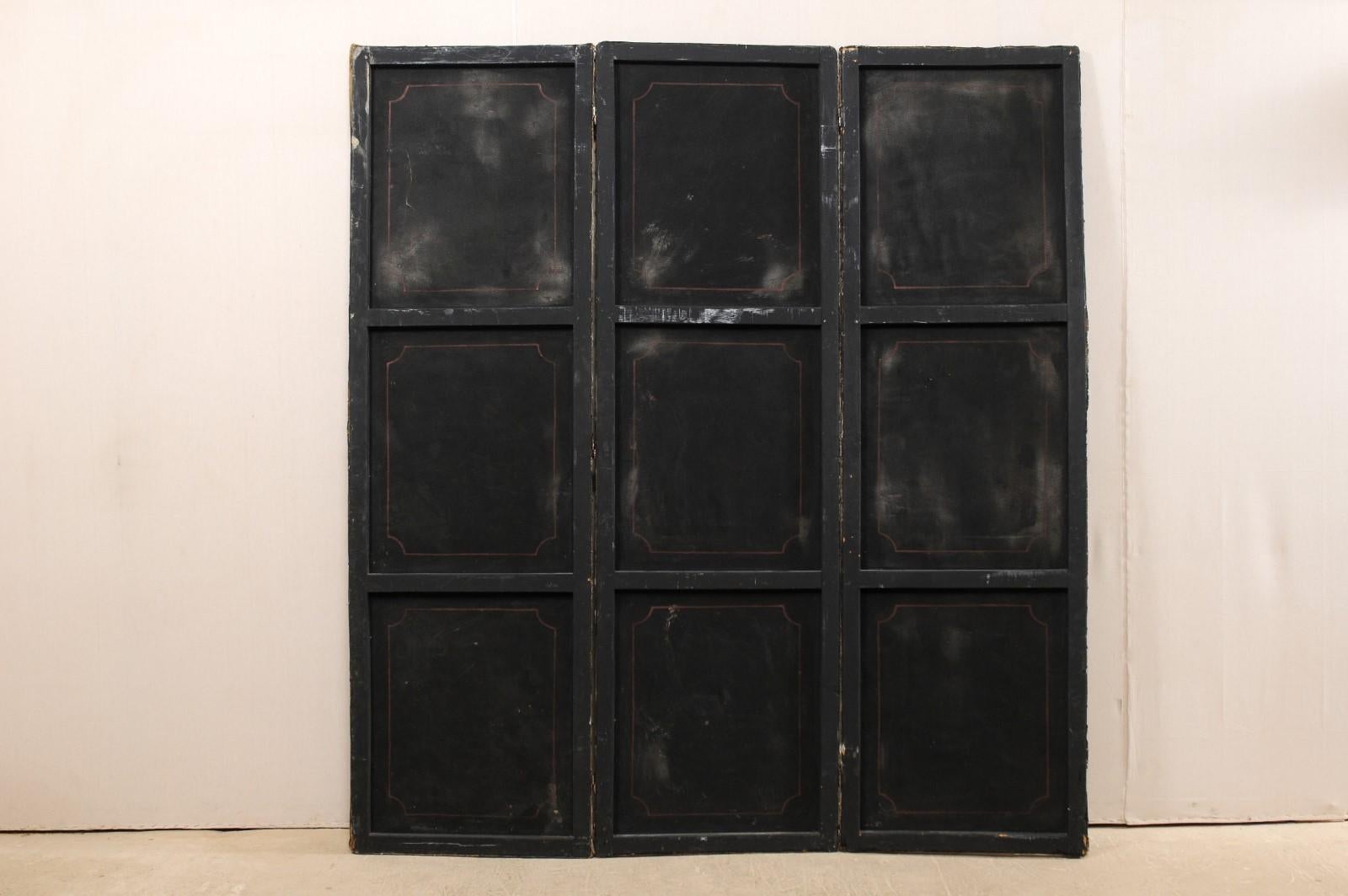 Italian Pair of Leather Embossed Room Dividers, Turn of the 17th & 18th Century For Sale 12