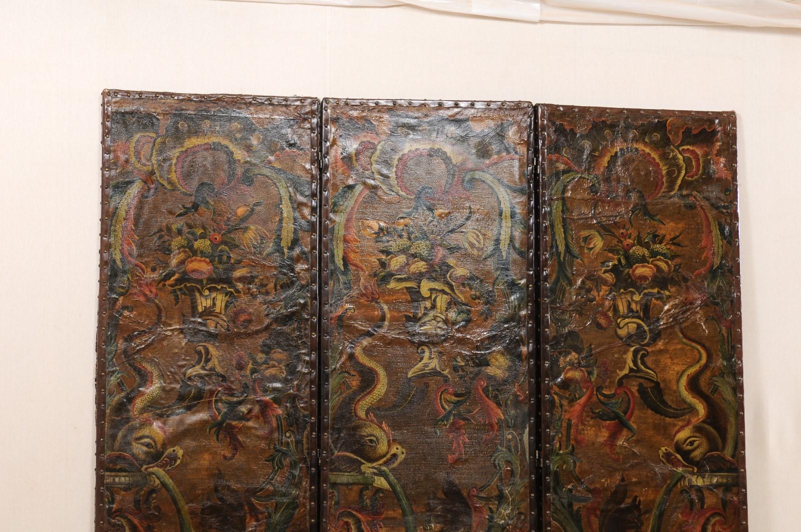 Italian Pair of Leather Embossed Room Dividers, Turn of the 17th & 18th Century In Good Condition For Sale In Atlanta, GA