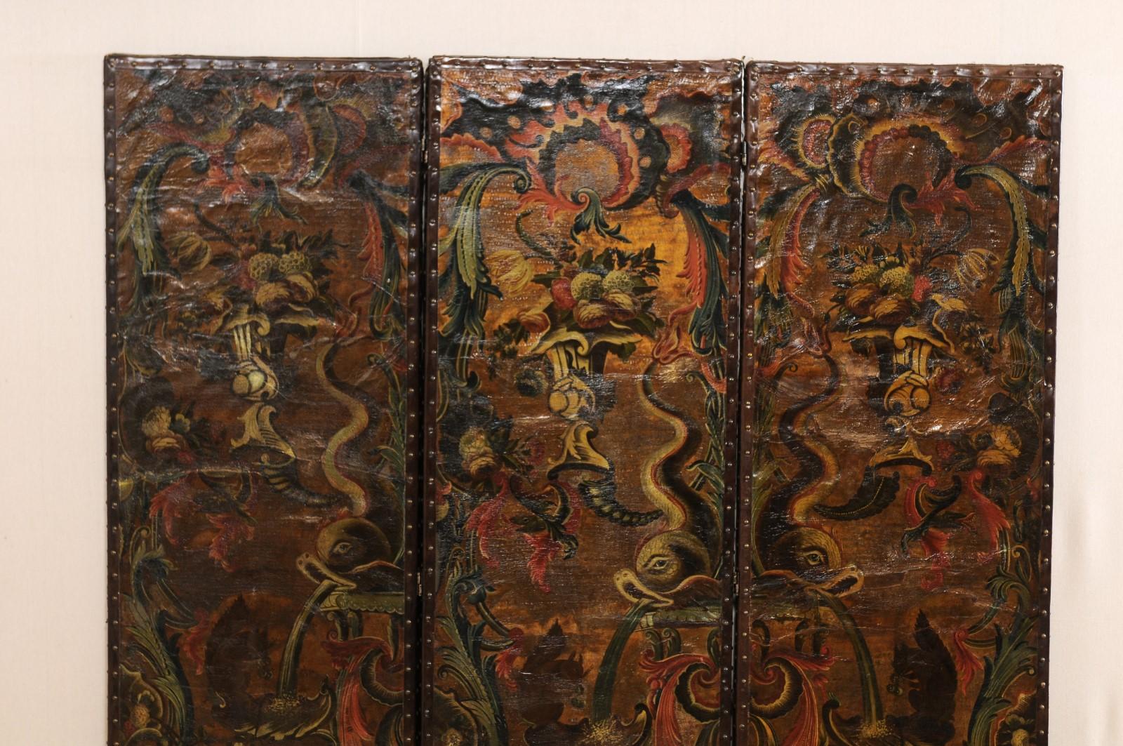 Italian Pair of Leather Embossed Room Dividers, Turn of the 17th & 18th Century In Good Condition For Sale In Atlanta, GA