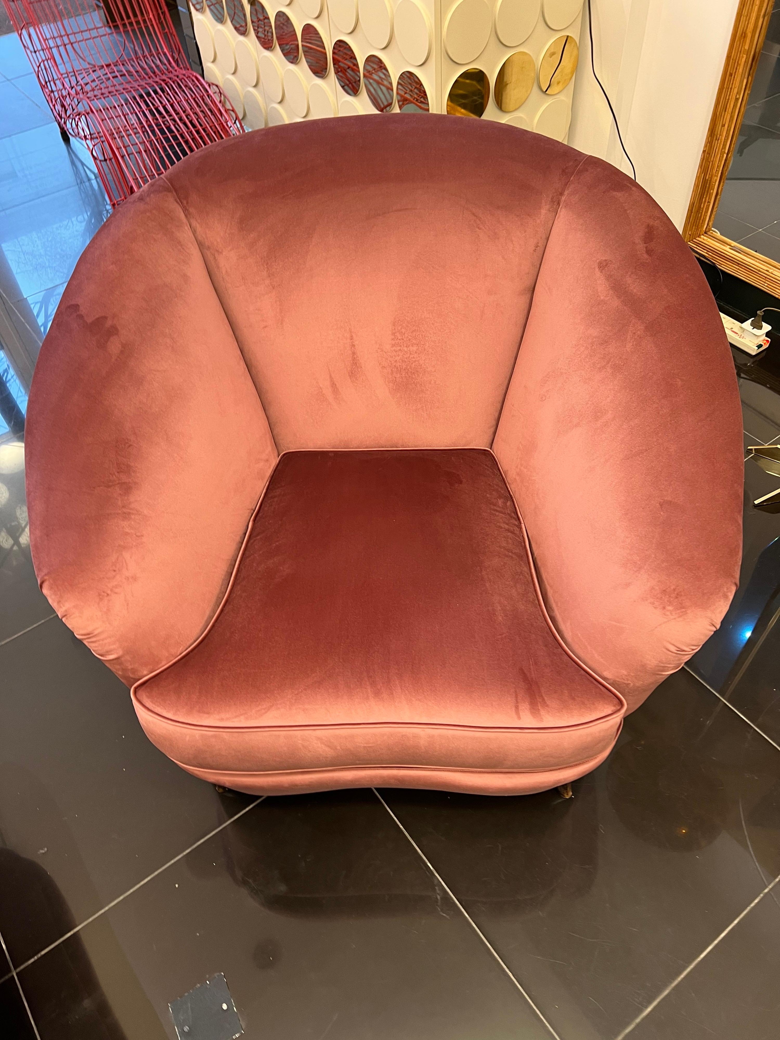 Italian Pair of Rose Pink Velvet Club Chairs In Good Condition In London, GB