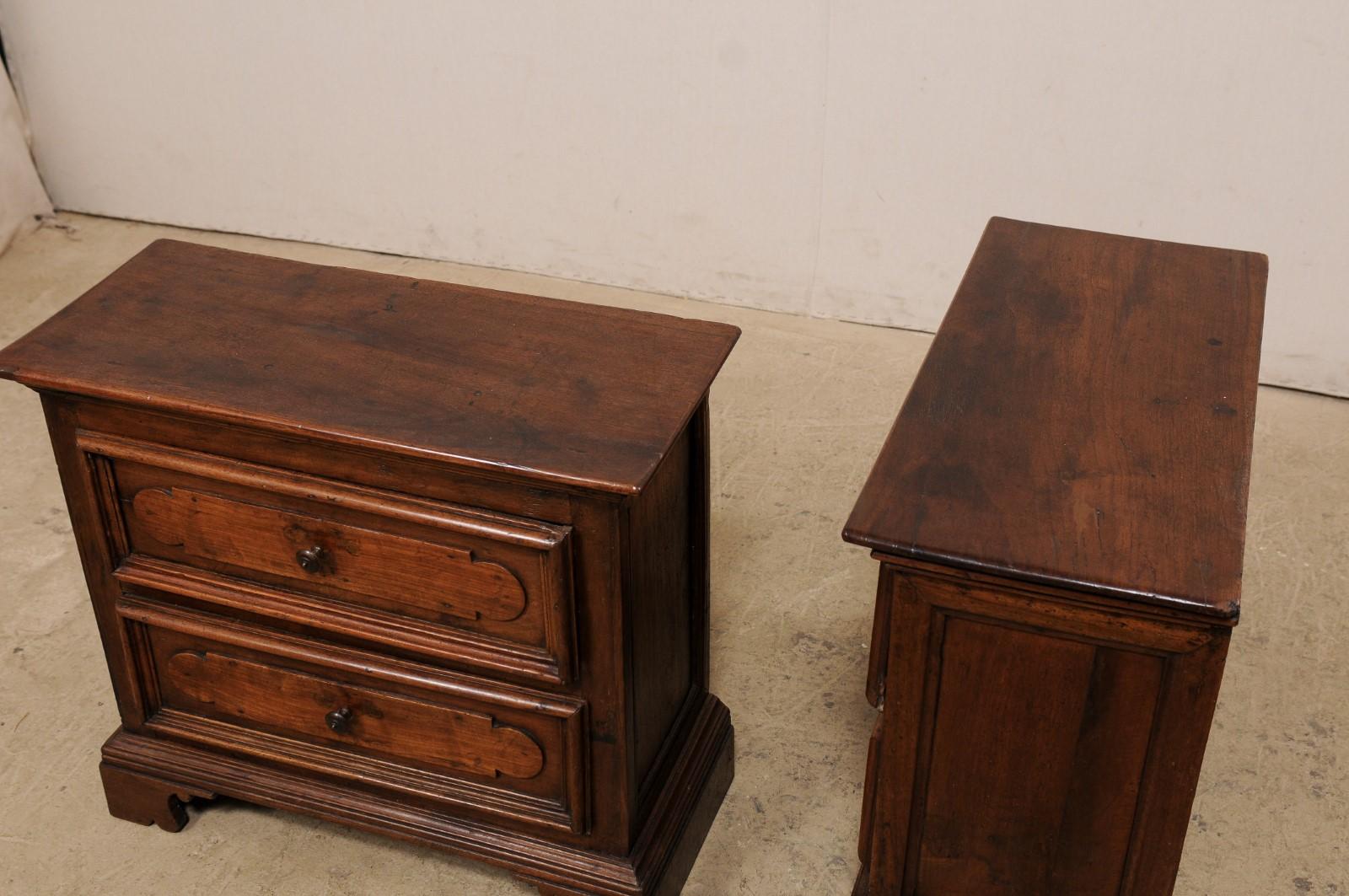 Italian Pair of Walnut Side-Chests with Decoratively Paneled Drawer Fronts For Sale 7