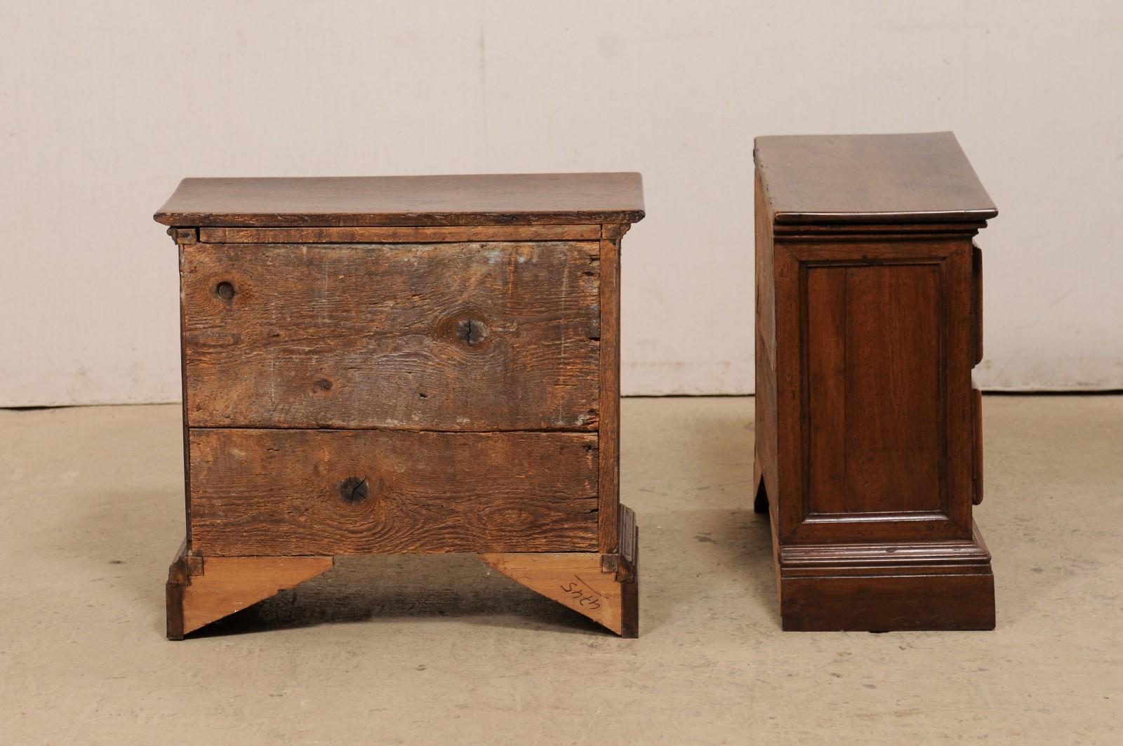 Italian Pair of Walnut Side-Chests with Decoratively Paneled Drawer Fronts For Sale 4