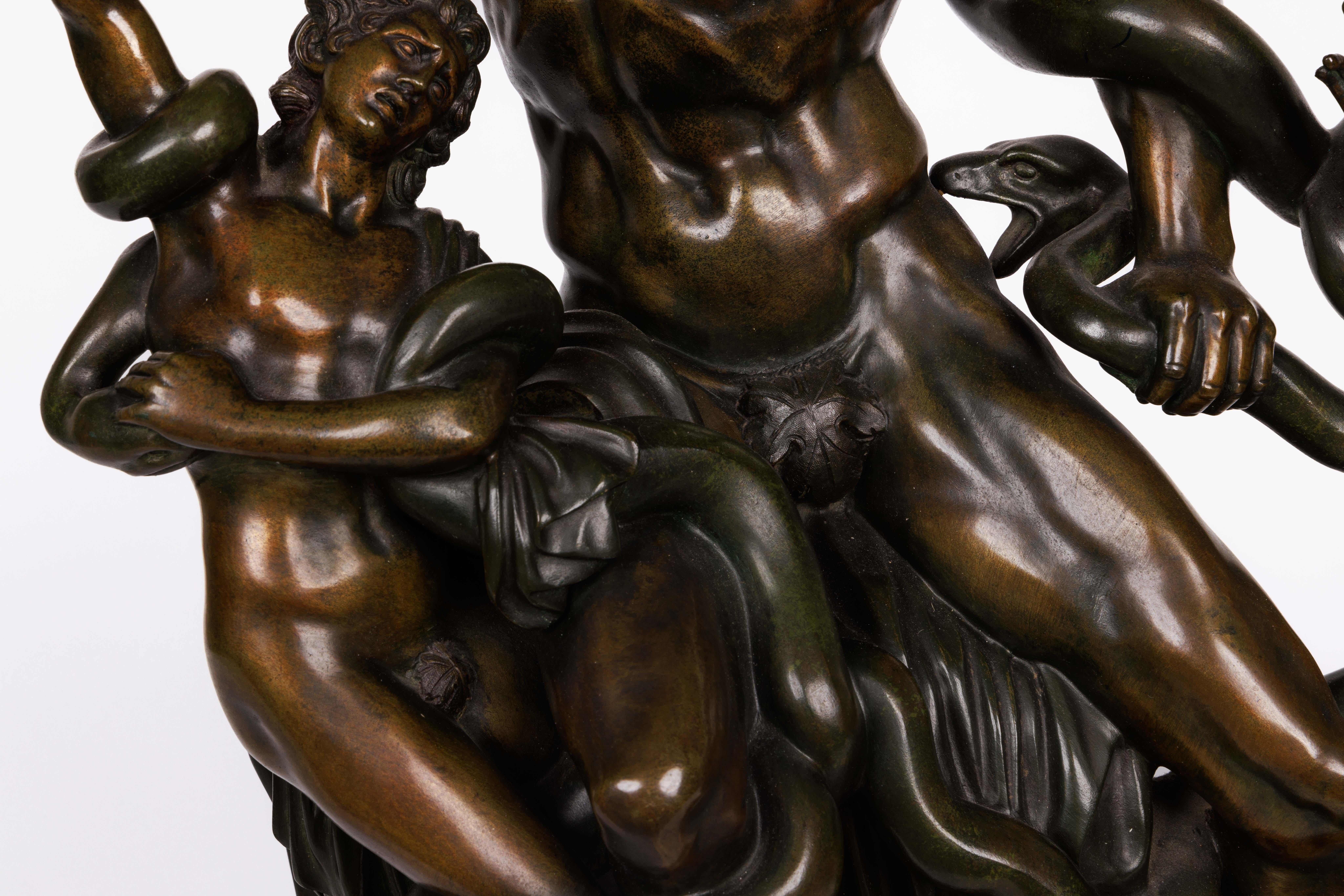 Sculpture de groupe italienne en bronze patiné représentant Laocoon et ses fils, vers 1870 en vente 3