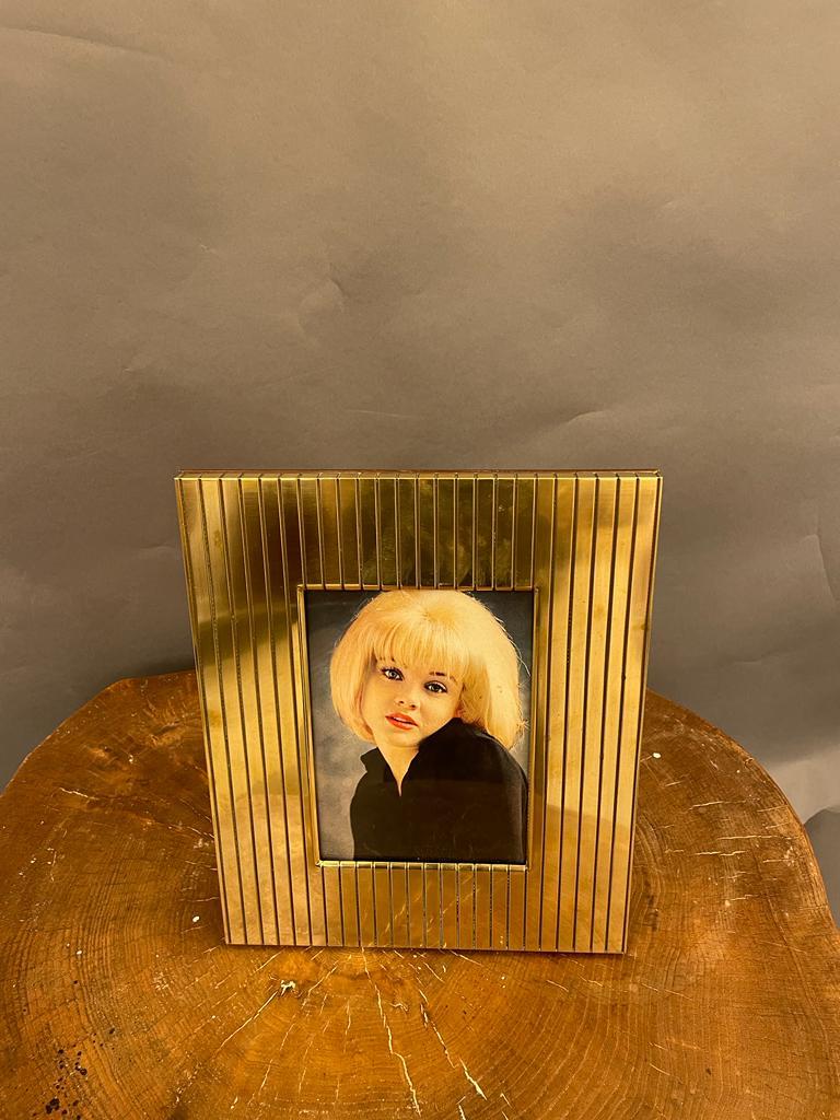 Italian Picture Frame in Brass, circa 1960s In Good Condition For Sale In London, GB