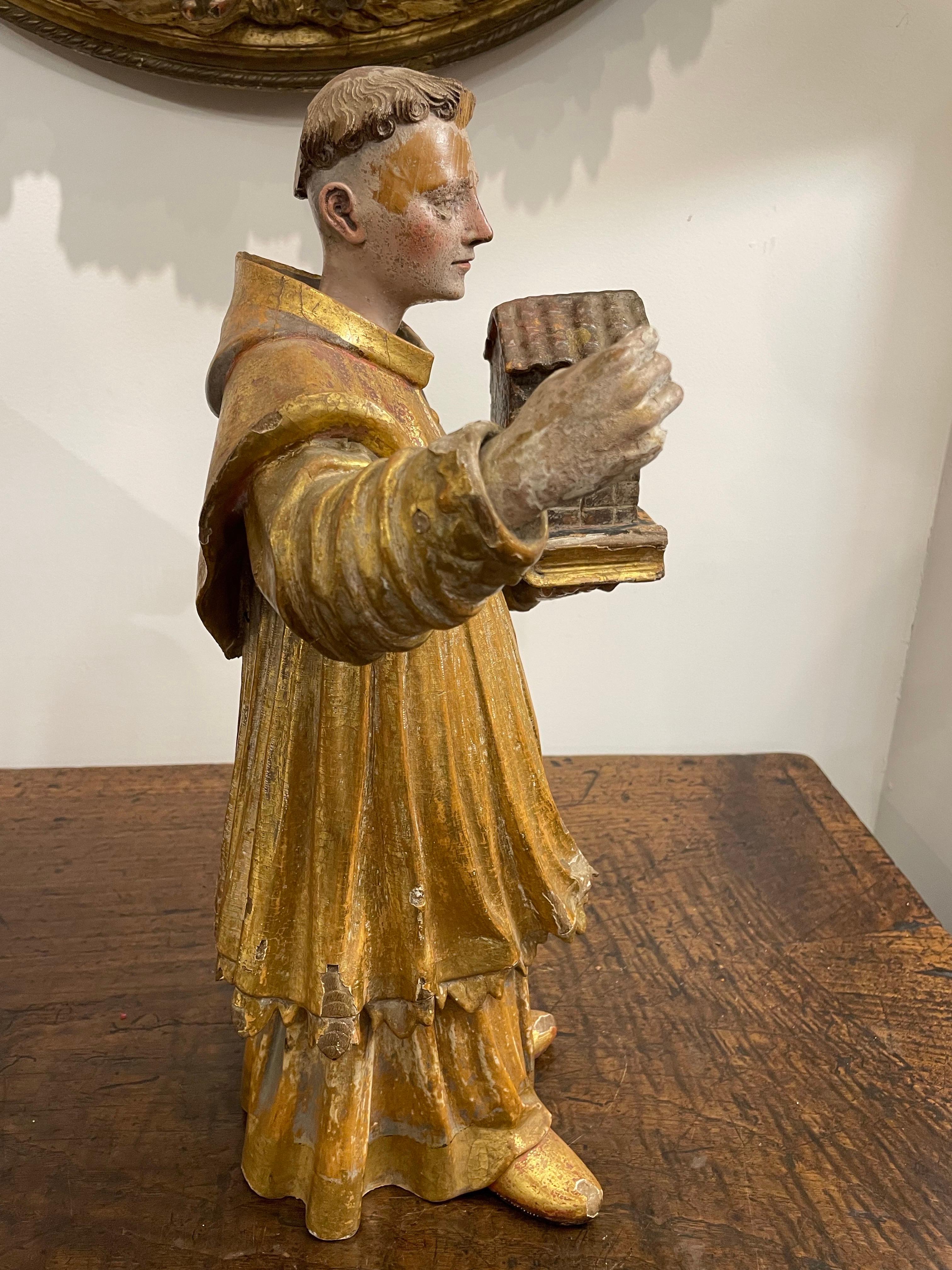 Figura policromada italiana de un santo, siglo XVIII siglo XVIII y antes en venta
