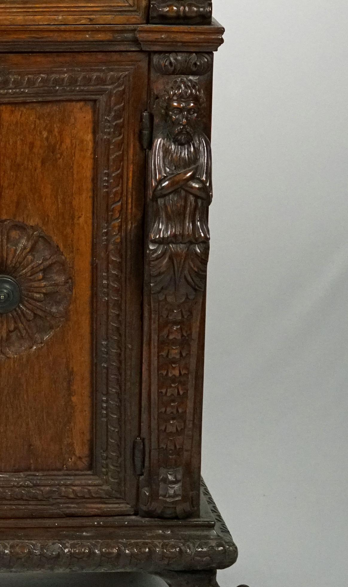 An Italian Renaissance Walnut Credenza, 17th Century 2