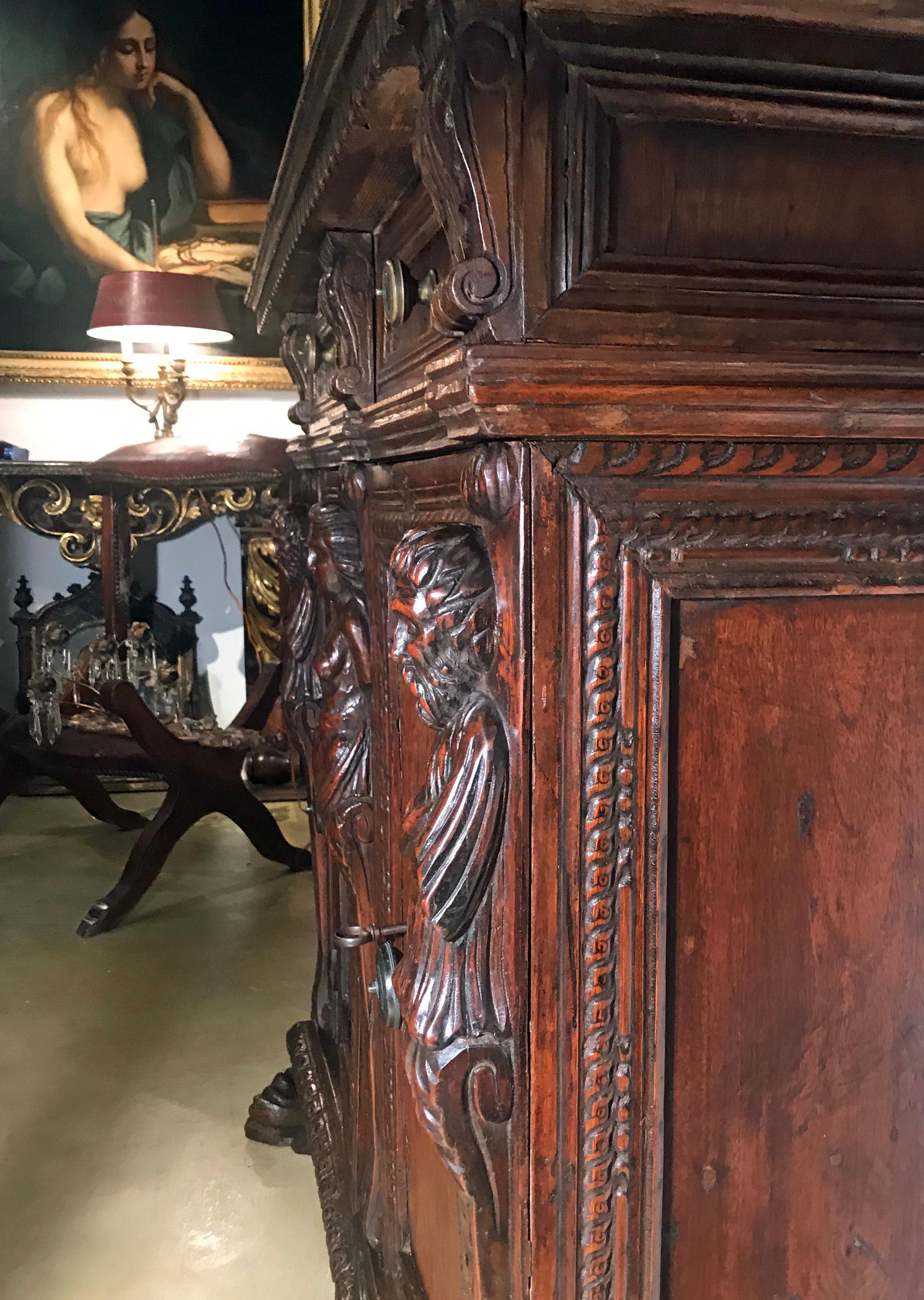 An Italian Renaissance Walnut Credenza, 17th Century 4