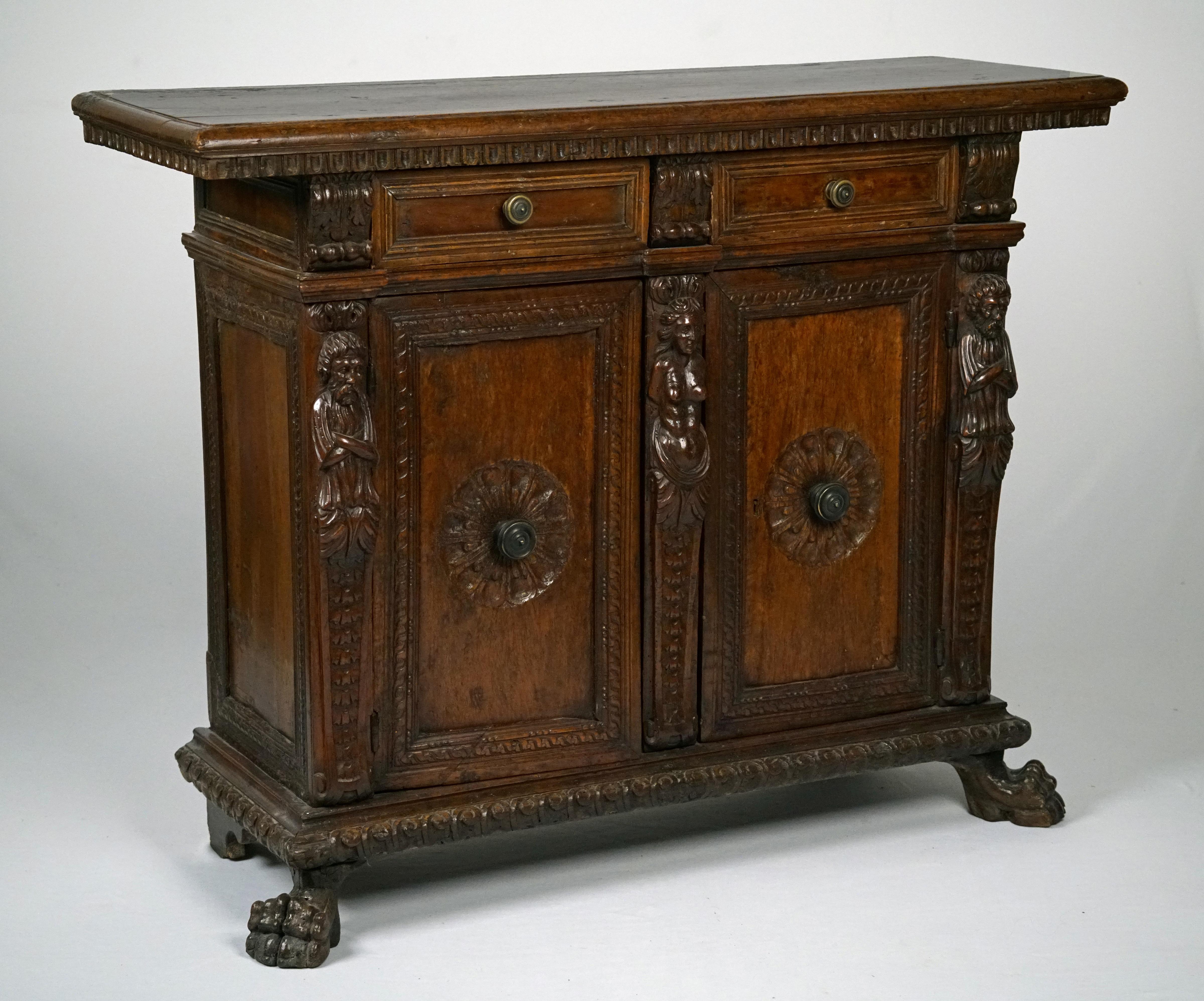 An Italian Renaissance Walnut Credenza, 17th Century In Good Condition In Sheffield, MA