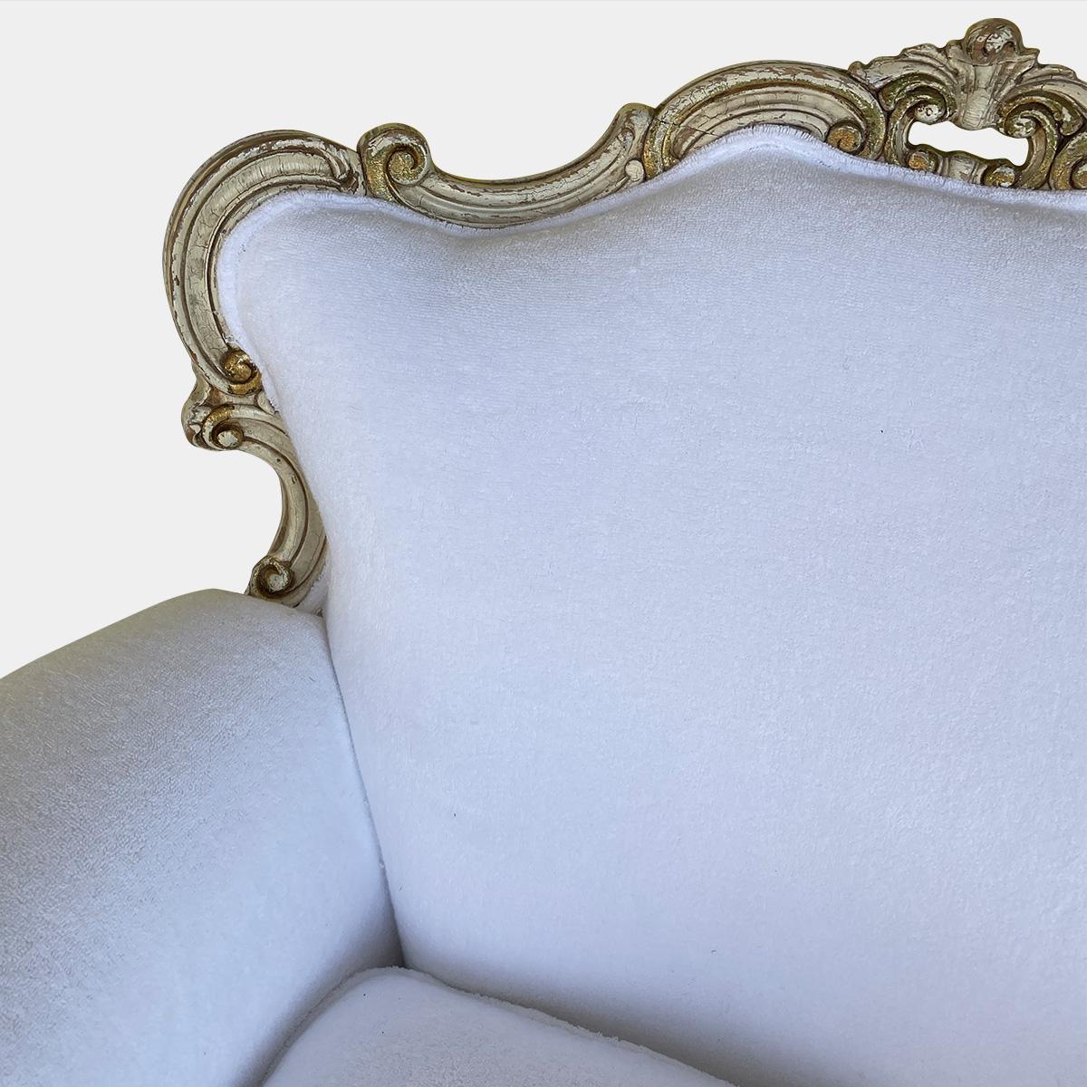 Italian Rococo Parcel Gilt Armchair For Sale 1