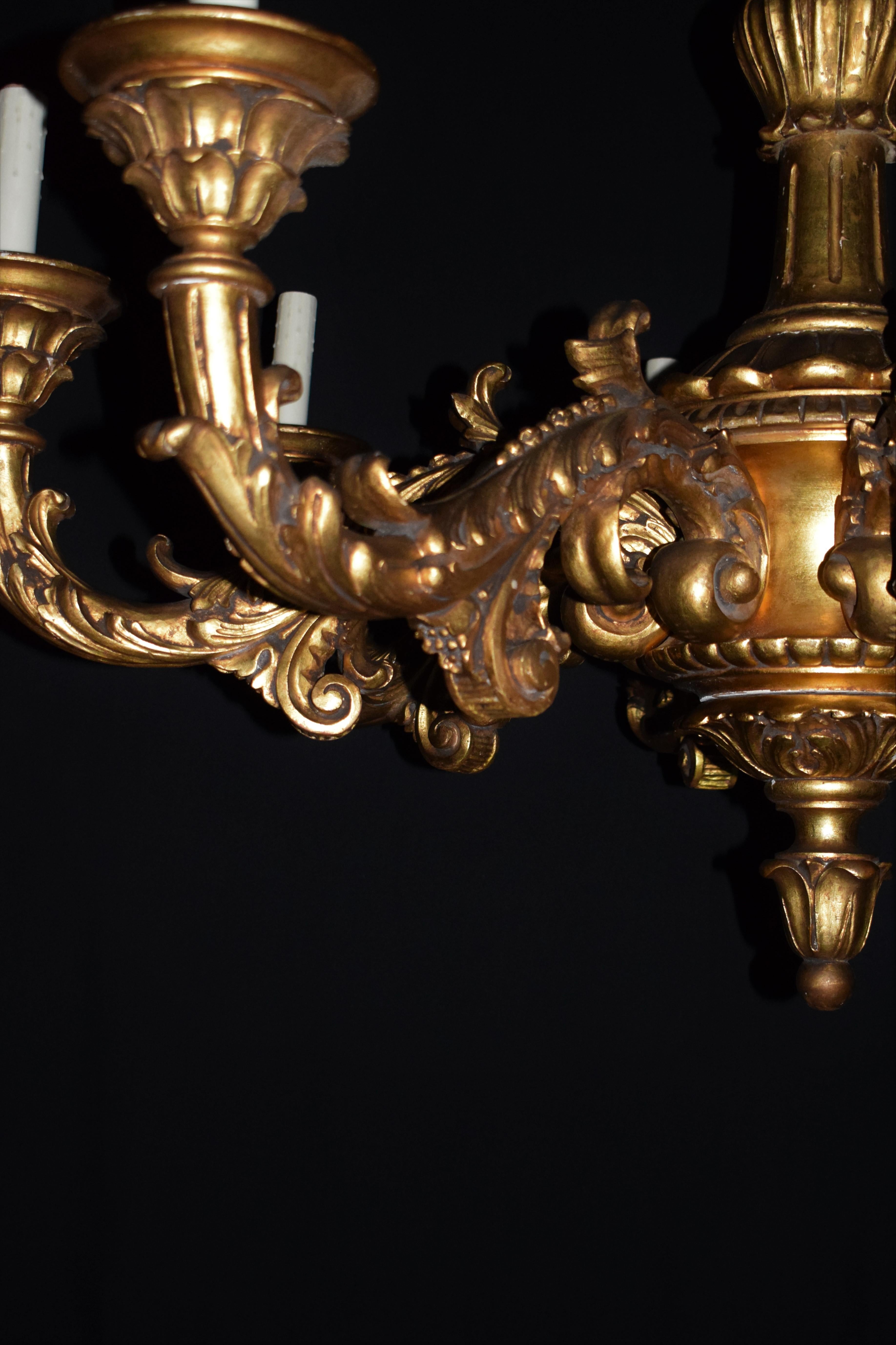 Italian Rococo Style Giltwood Chandelier For Sale 2