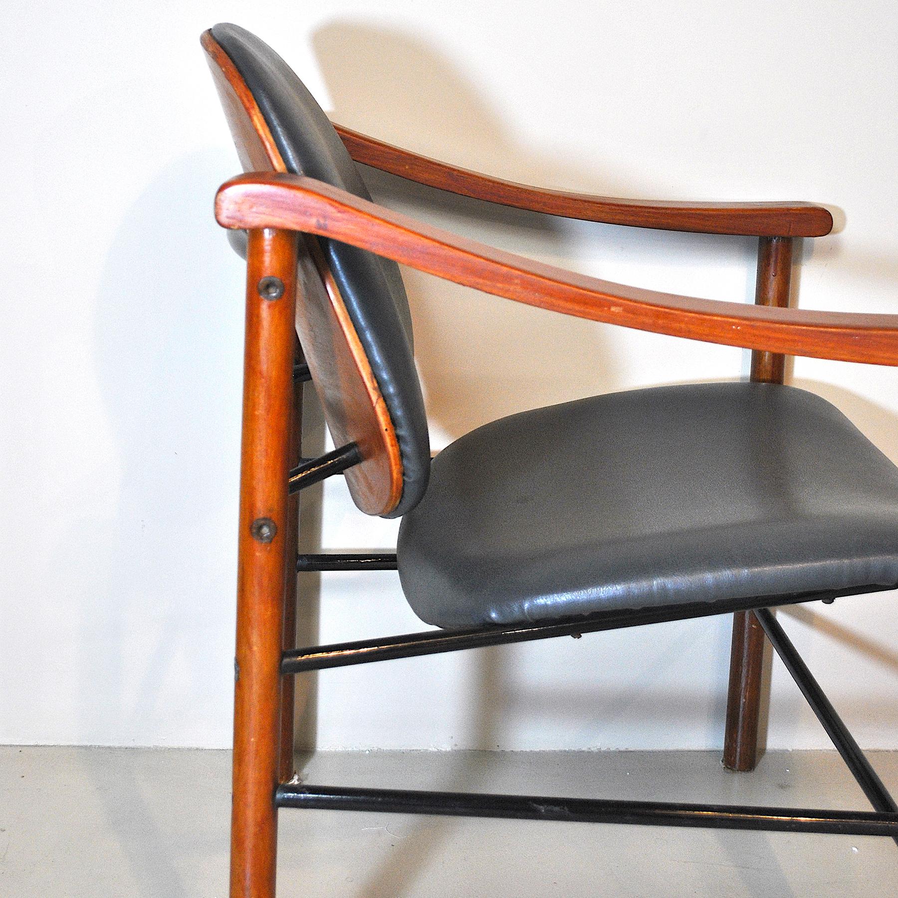 Italian Set of of two Little Ministerial Armchairs Midcentury, 1960s For Sale 1