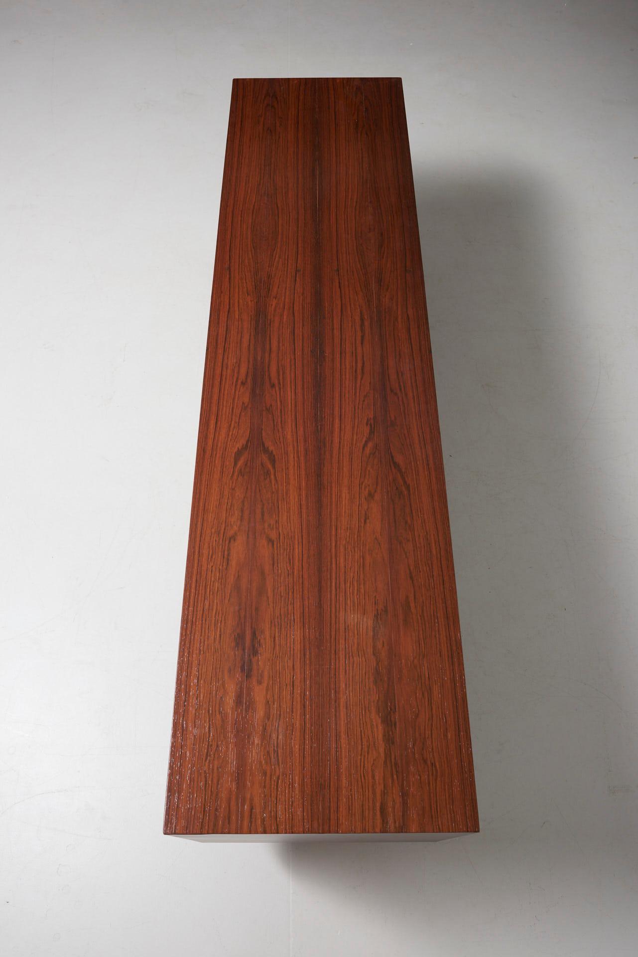 Italian Sideboard in Rosewood, Gianfranco Frattini For Sale 4