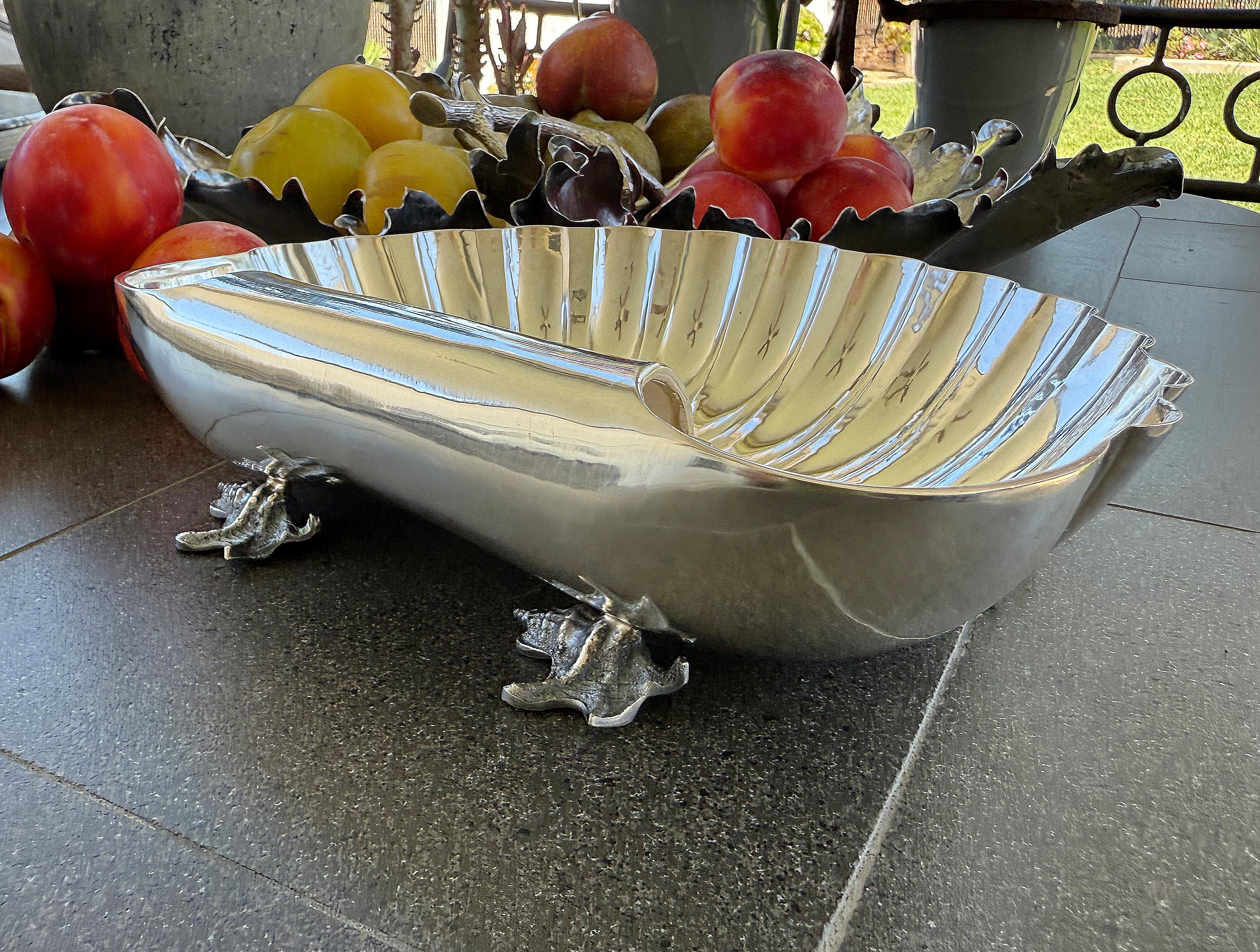Centro de mesa italiano de plata en forma de concha de Buccellati, S. XX Plata esterlina en venta