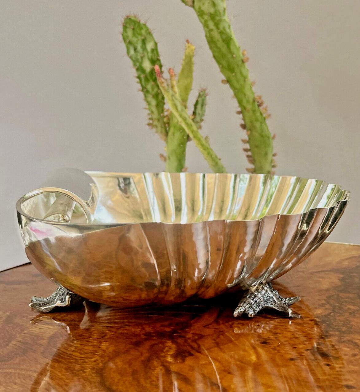 Centro de mesa italiano de plata en forma de concha de Buccellati, S. XX Neoclásico en venta